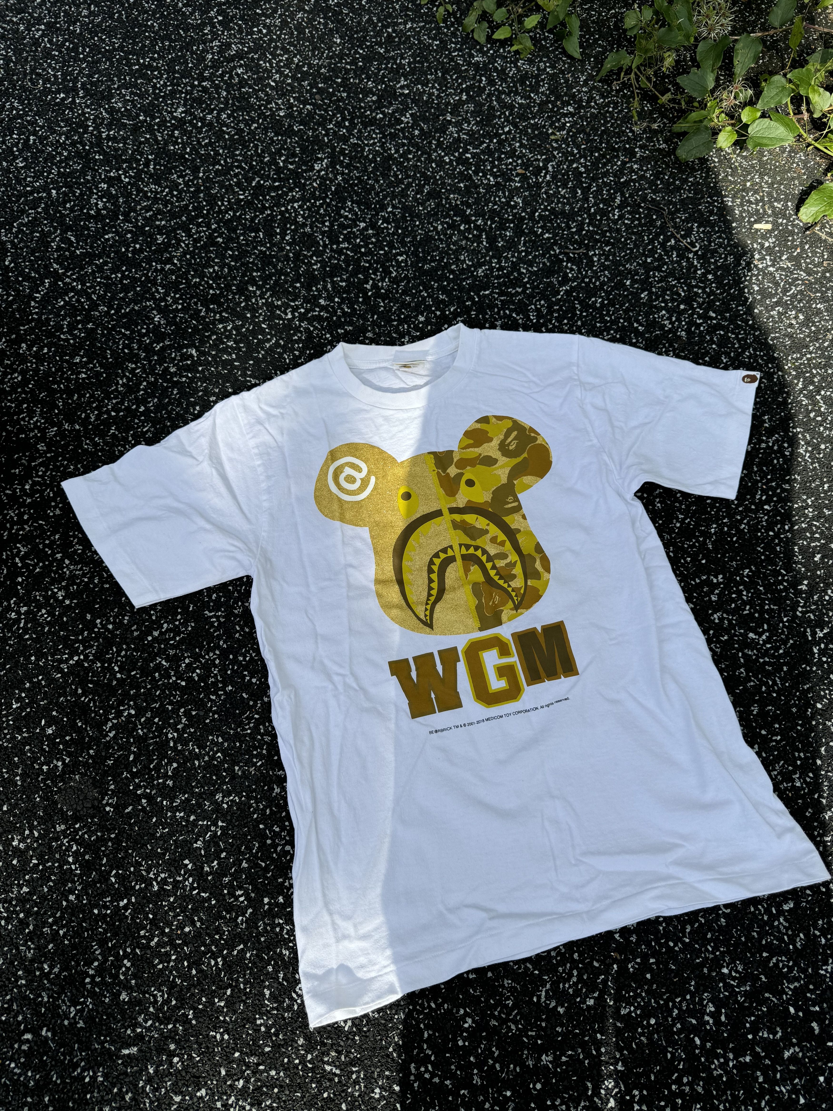 Bape × Medicom Toy Bape x Bearbrick Rare Luxury T-shirt Size US S / EU 44-46 / 1 - 1 Thumbnail