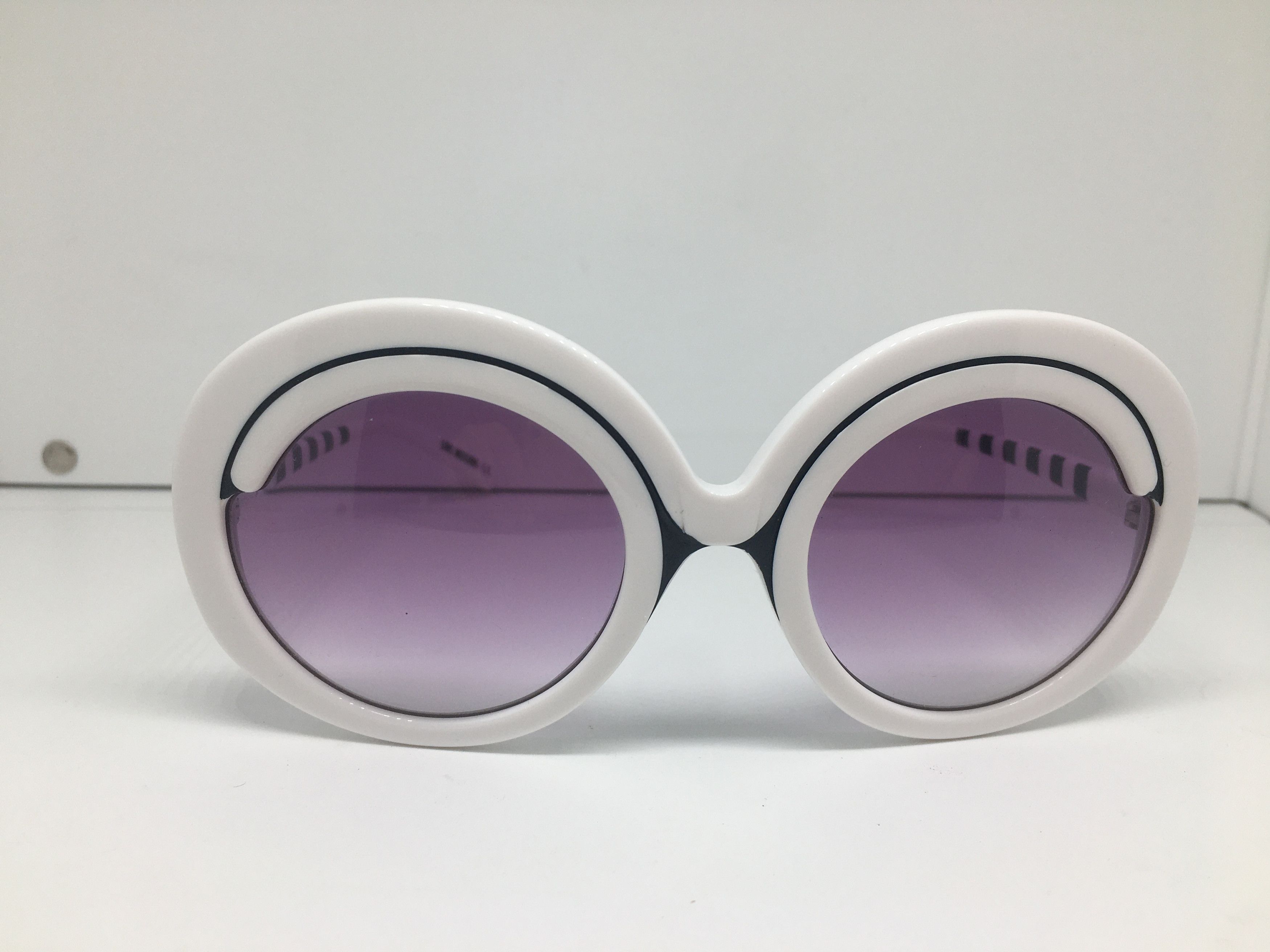 Love Moschino Love Moschino White Round Sunglasses Frame Size ONE SIZE - 1 Thumbnail