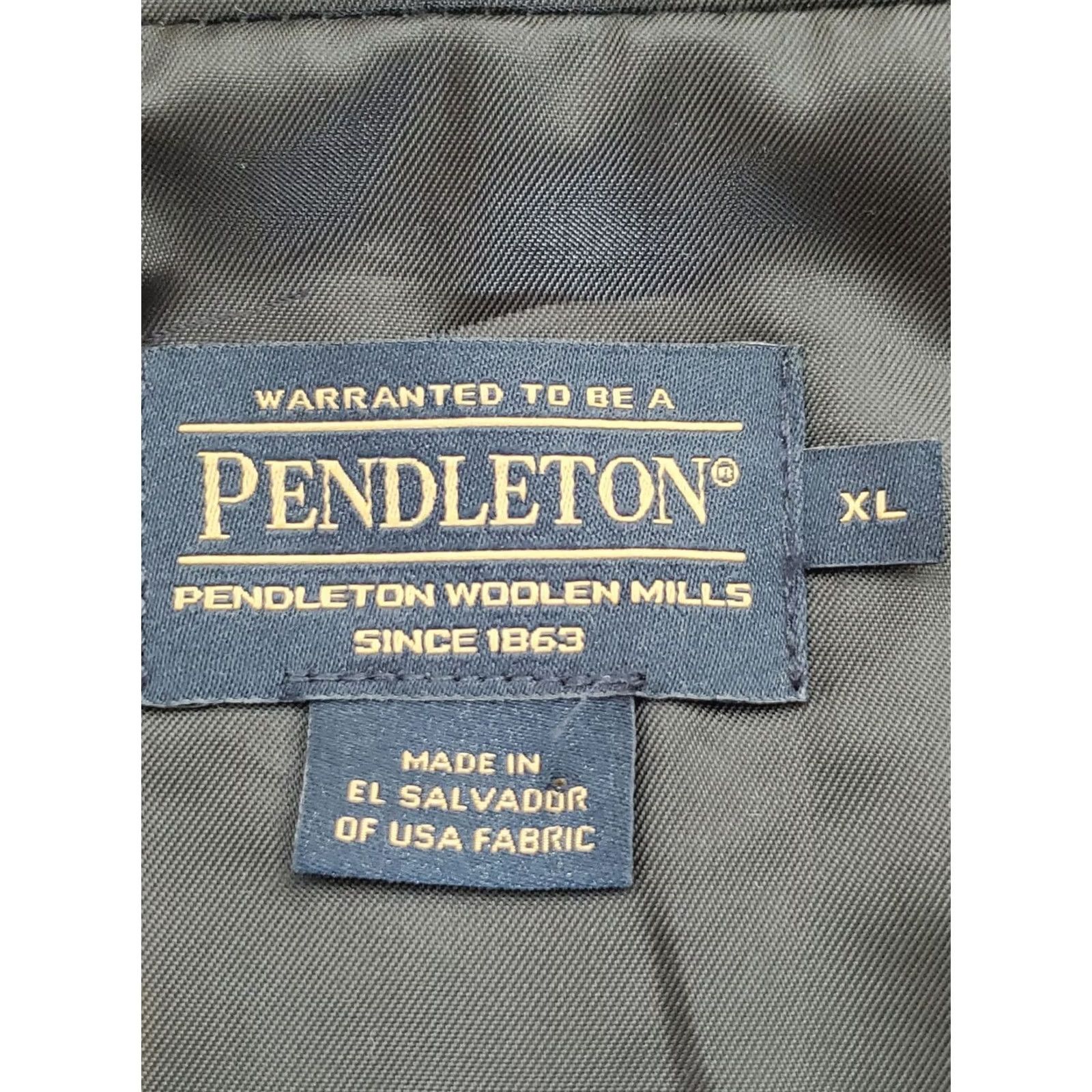 Pendleton Pendleton Vest Full Zip Lined 3 Pockets Gray Men's XL Wool Vest ZIP Pockets Lined 100% Wool Stand-Up Collar USA Outdoor Classic"} Size US XL / EU 56 / 4 - 5 Thumbnail