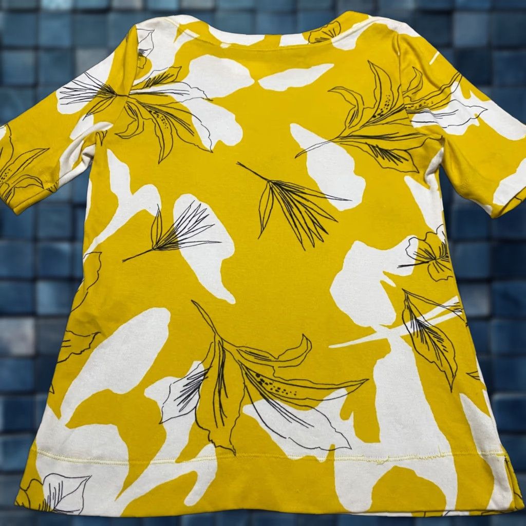 Vintage Chico's Womens Small Shirt Yellow Floral Boat Neck Short Sleeve Pima Cotton Top Size S / US 4 / IT 40 - 1 Thumbnail