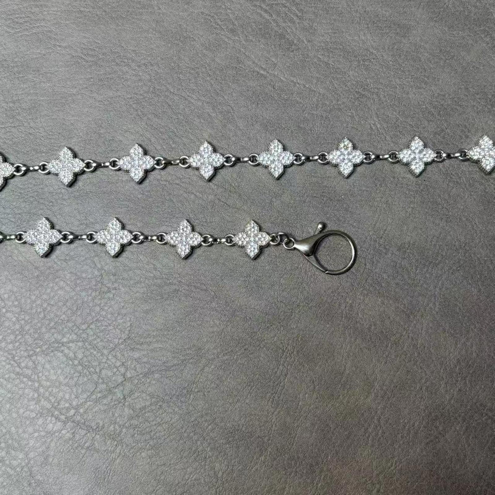 Jewelry Silver Decorative Chain for Menswear, Stylish Accessory Size ONE SIZE - 4 Thumbnail