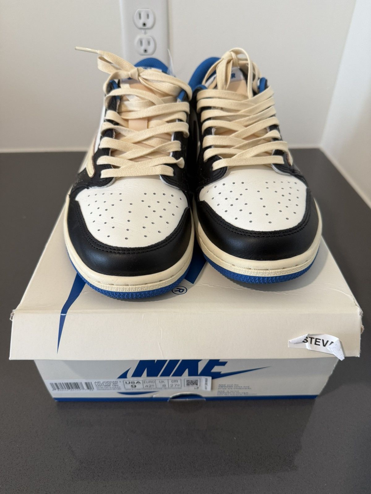 Fragment Design × Jordan Brand × Travis Scott Nike Air Jordan 1 Low OG SP Fragment Design x Travis Scott Size US 9 / EU 42 - 1 Thumbnail
