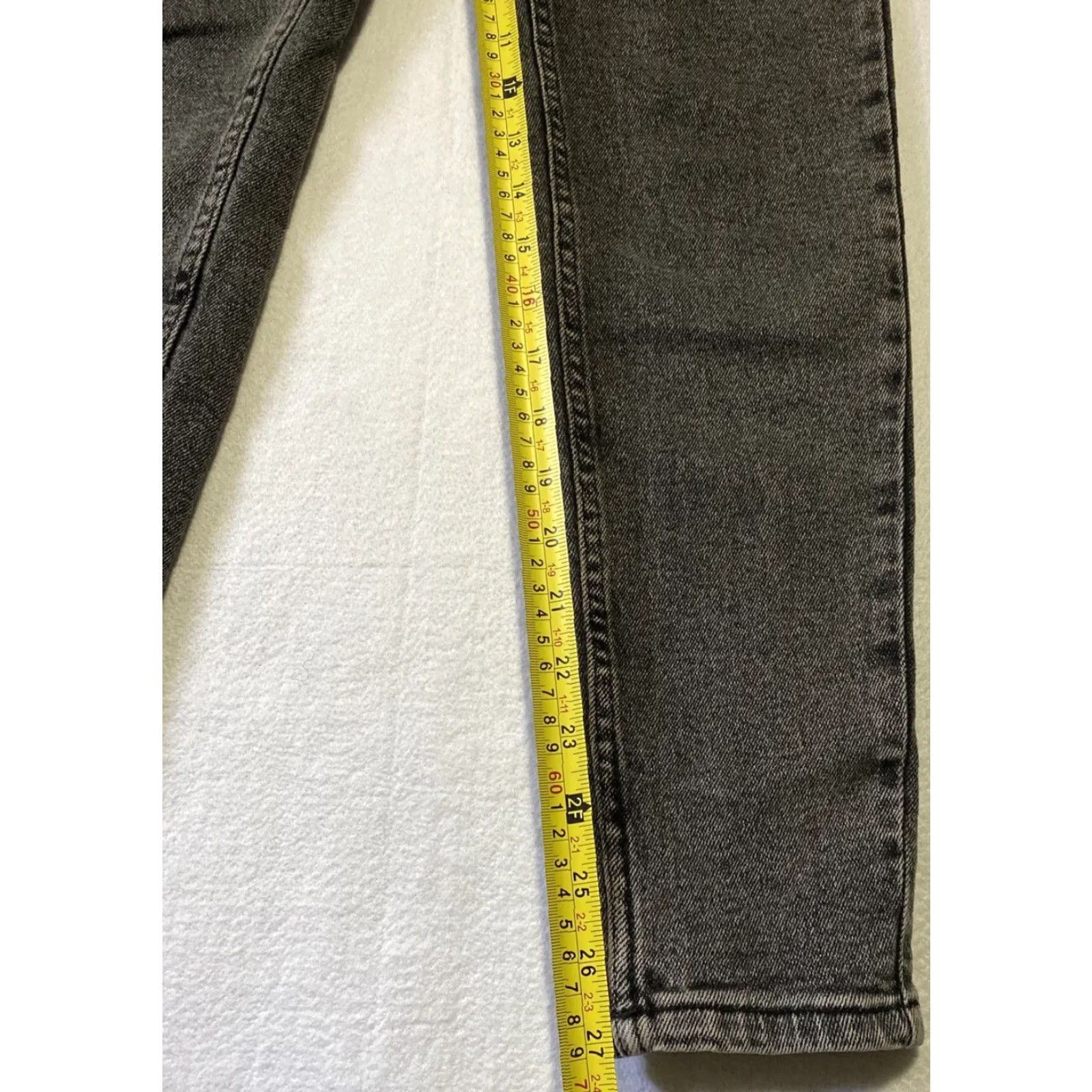 Vintage Pull&Bear Jeans Women’s 6 Pepper Gray Mid Rise Skinny Denim / 28-8 Slim Fit Womens Jeans - Denim Light Wash Zip Closure 27 Inseam Black Size 28" / US 6 / IT 42 - 6 Thumbnail