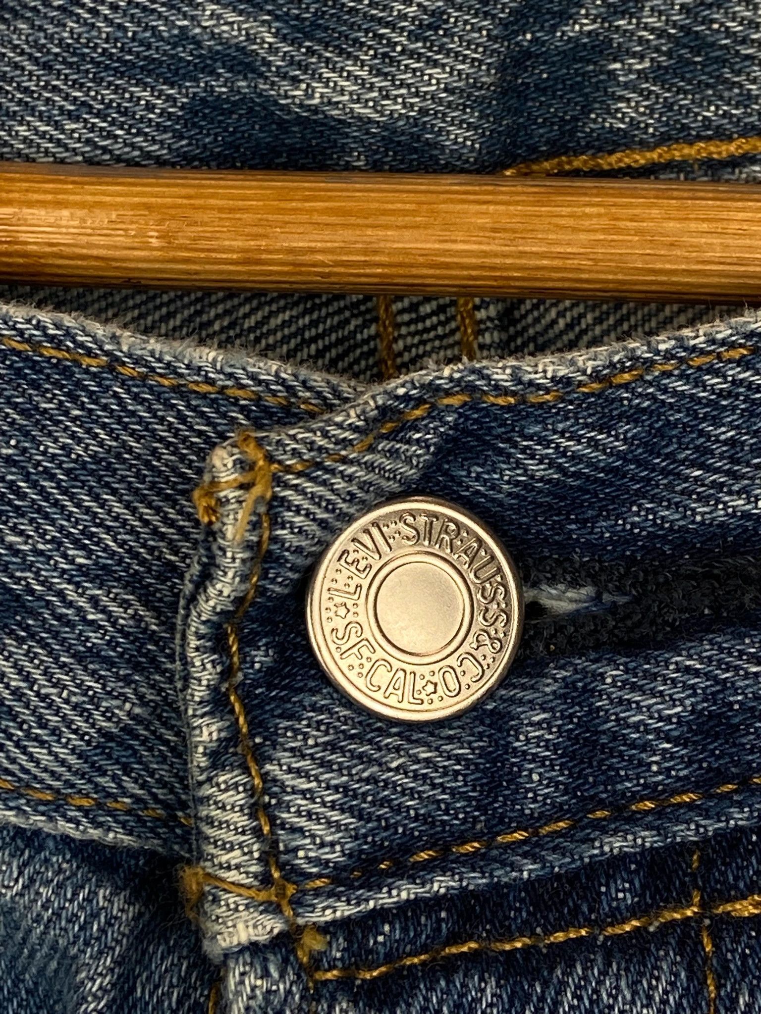 Levi's Levi’s Blue Denim Jeans L Vintage Streetwear Size US 38 / EU 54 - 3 Thumbnail