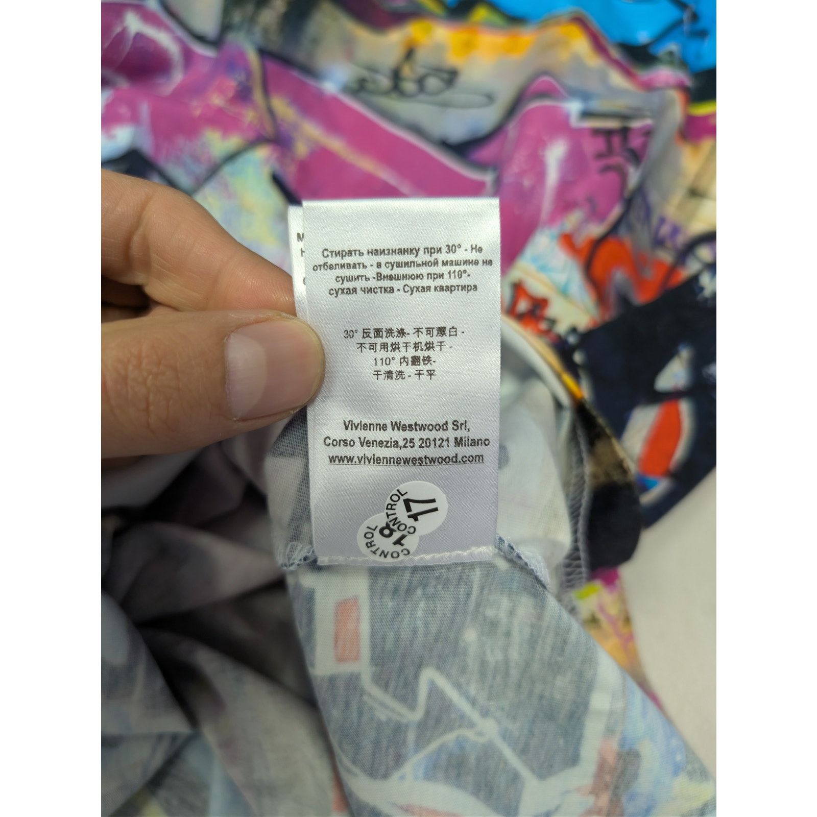 Vivienne Westwood o1rshd1 Classic Graffiti T-Shirt in Multiolor Size US L / EU 52-54 / 3 - 20 Thumbnail