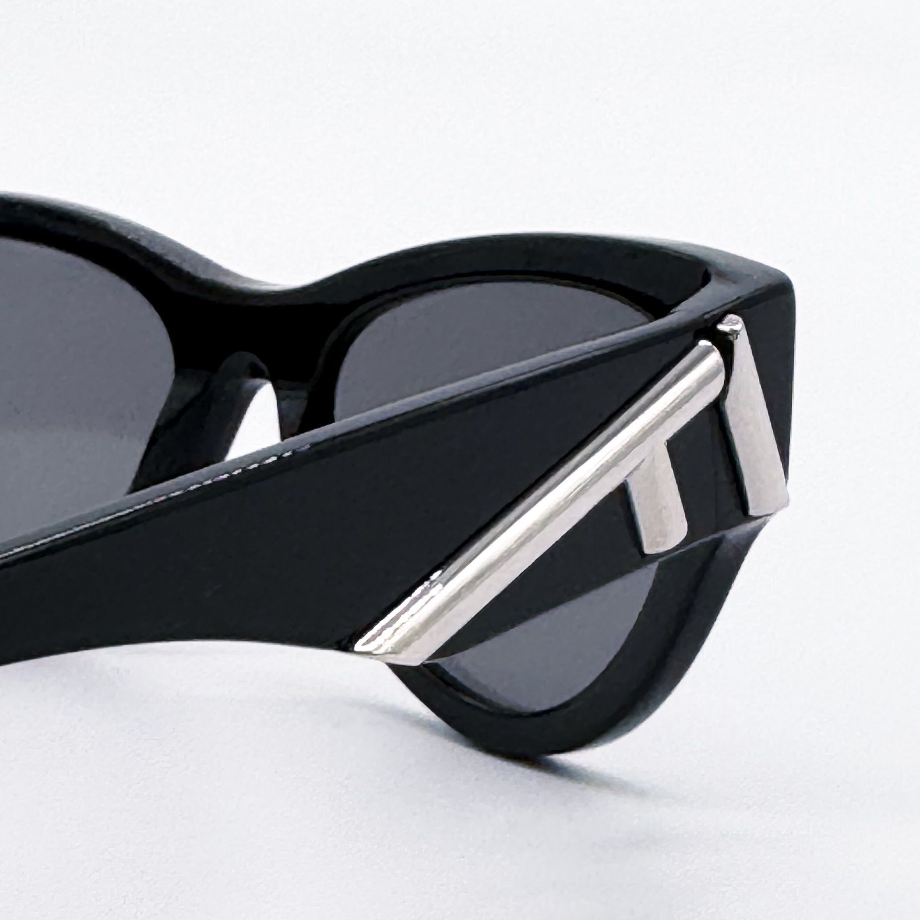 Fendi NEW FENDI SUNGLASSES FE40135I 01A BLACK WOMEN EYEWEAR Size ONE SIZE - 6 Thumbnail