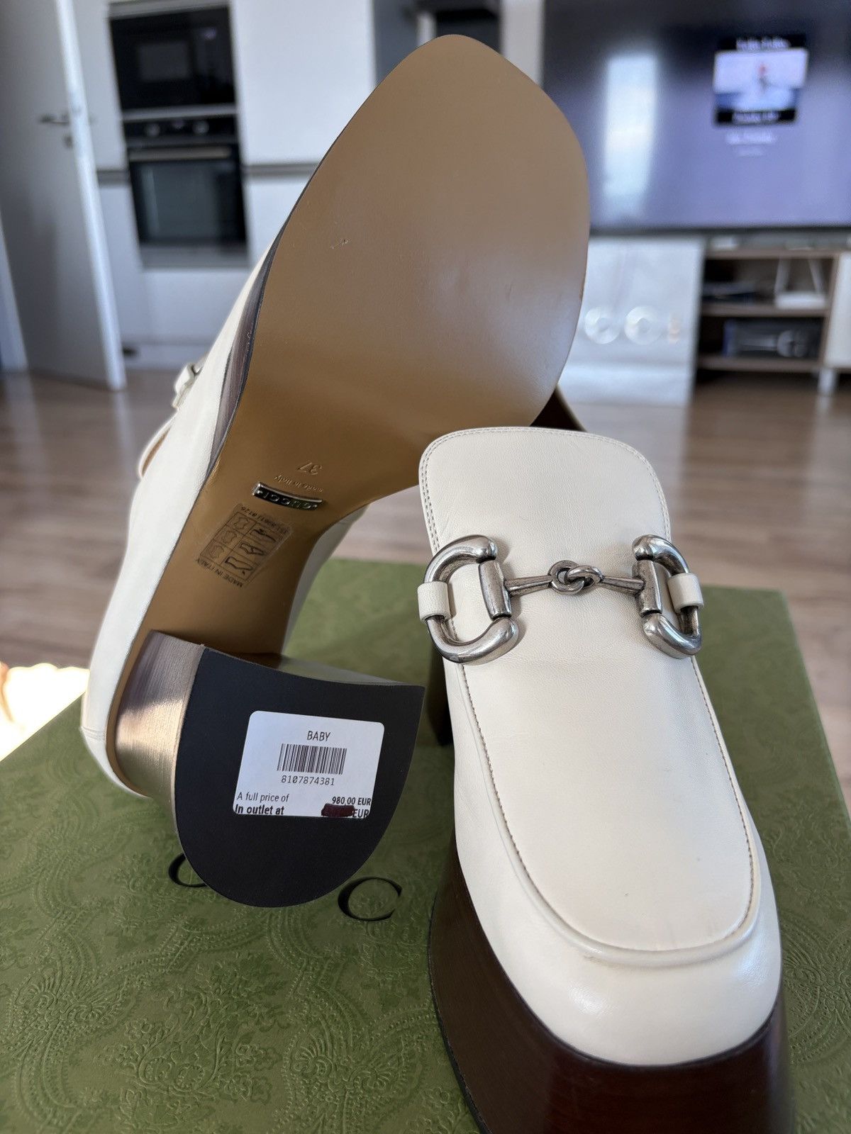 Gucci Gucci platform horsebit loafer white Size US 7 / IT 37 - 14 Thumbnail