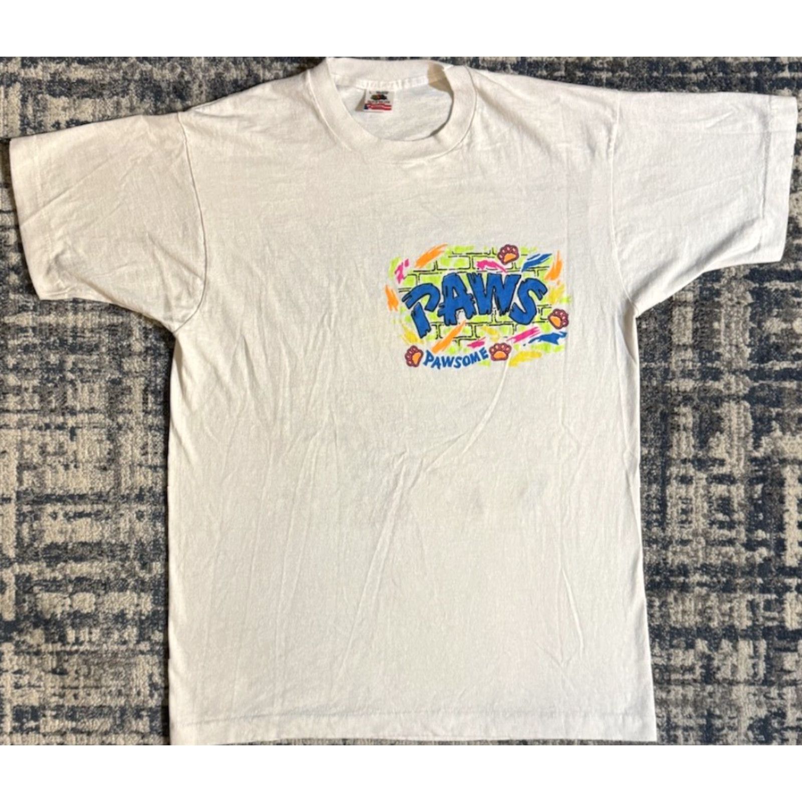 Fruit Of The Loom VINTAGE 1990s Chester Cheetah Paws T Shirt Cheetos Snacks Crew Neck Short Sleeve White Cotton Fruit of the Loom Men L Size US L / EU 52-54 / 3 - 4 Thumbnail