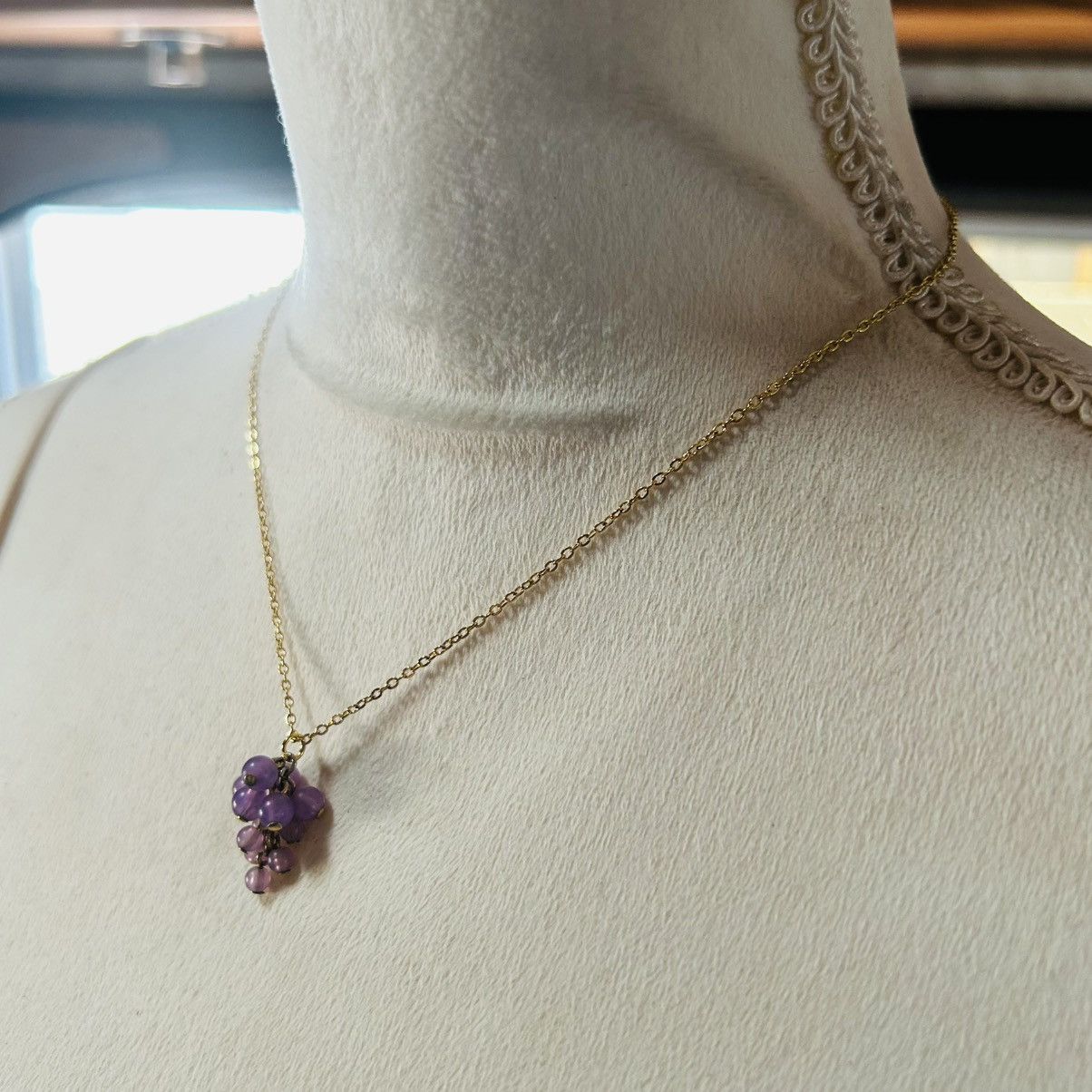 Handmade Handcrafted vintage purple lucite grape cluster necklace Size ONE SIZE - 3 Thumbnail
