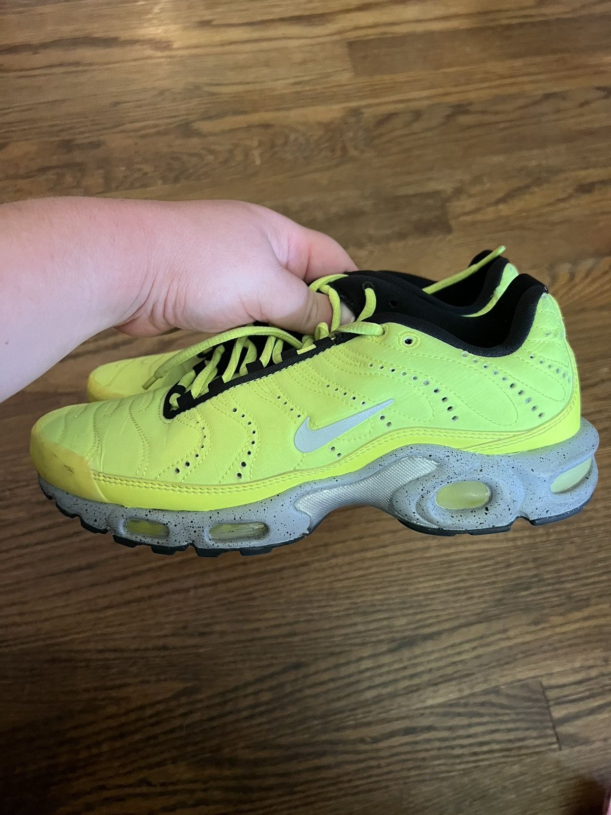 Nike Nike Air Max Plus Premium Volt Mens 8 Shoes Safety Yellow Size US 8 / EU 41 - 8 Thumbnail