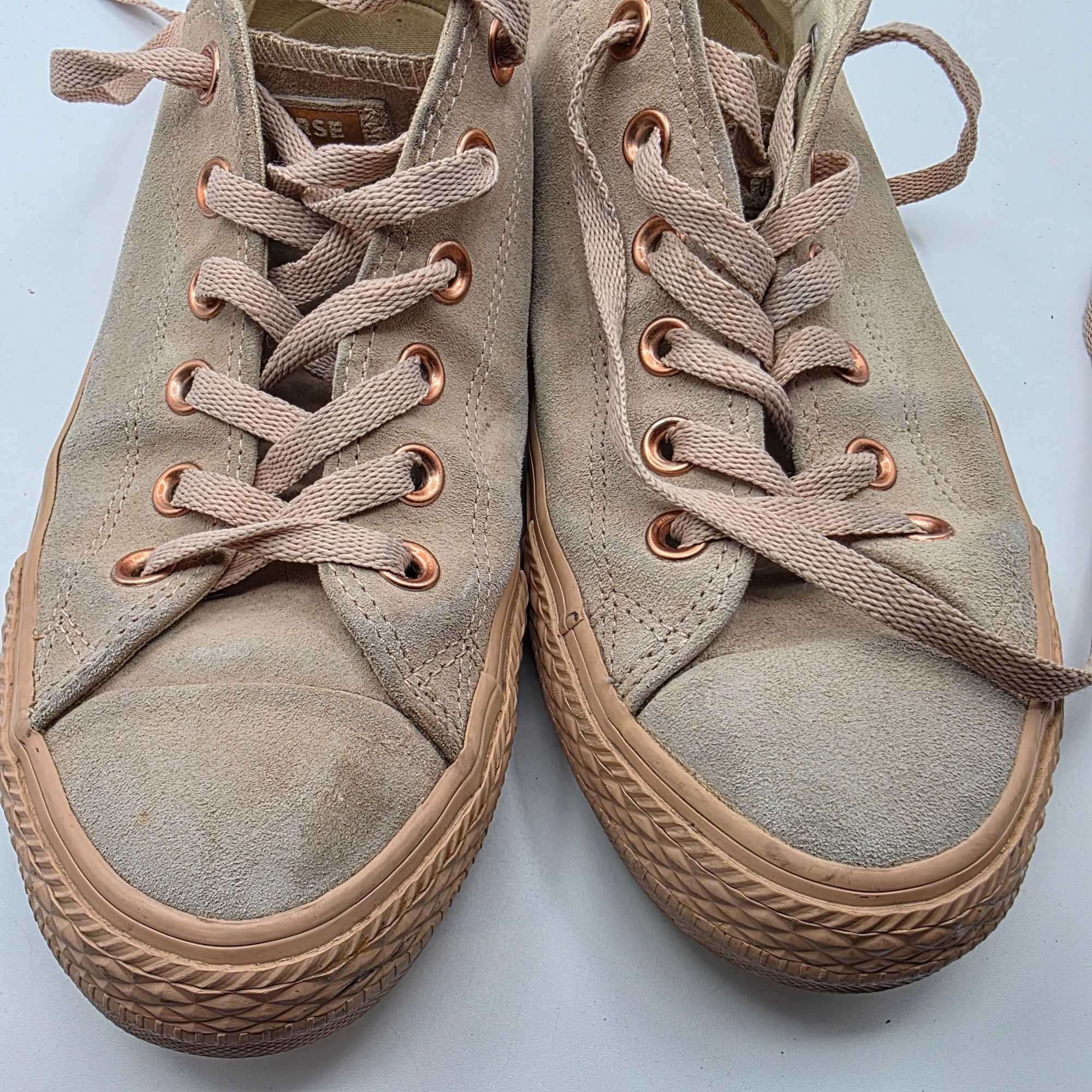 Converse Converse Chuck Taylor Womens Size 9 Beige Shoes Skateboardin Size US 9 / IT 39 - 10 Thumbnail