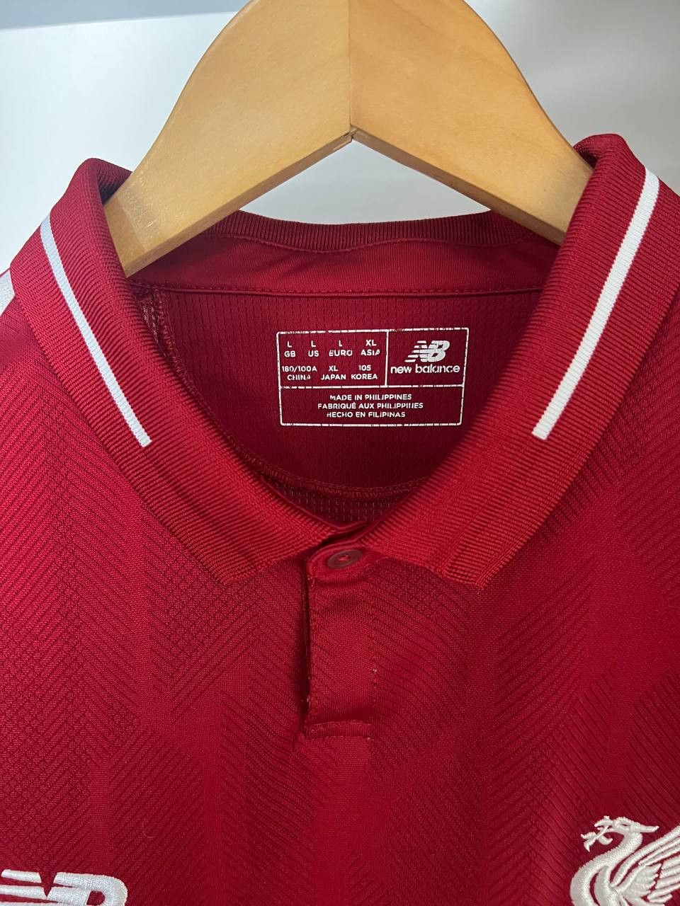 New Balance VINTAGE NEW BALANCE FC LIVERPOOL ENGLAND SOCCER JERSEY RETRO Size US L / EU 52-54 / 3 - 7 Thumbnail