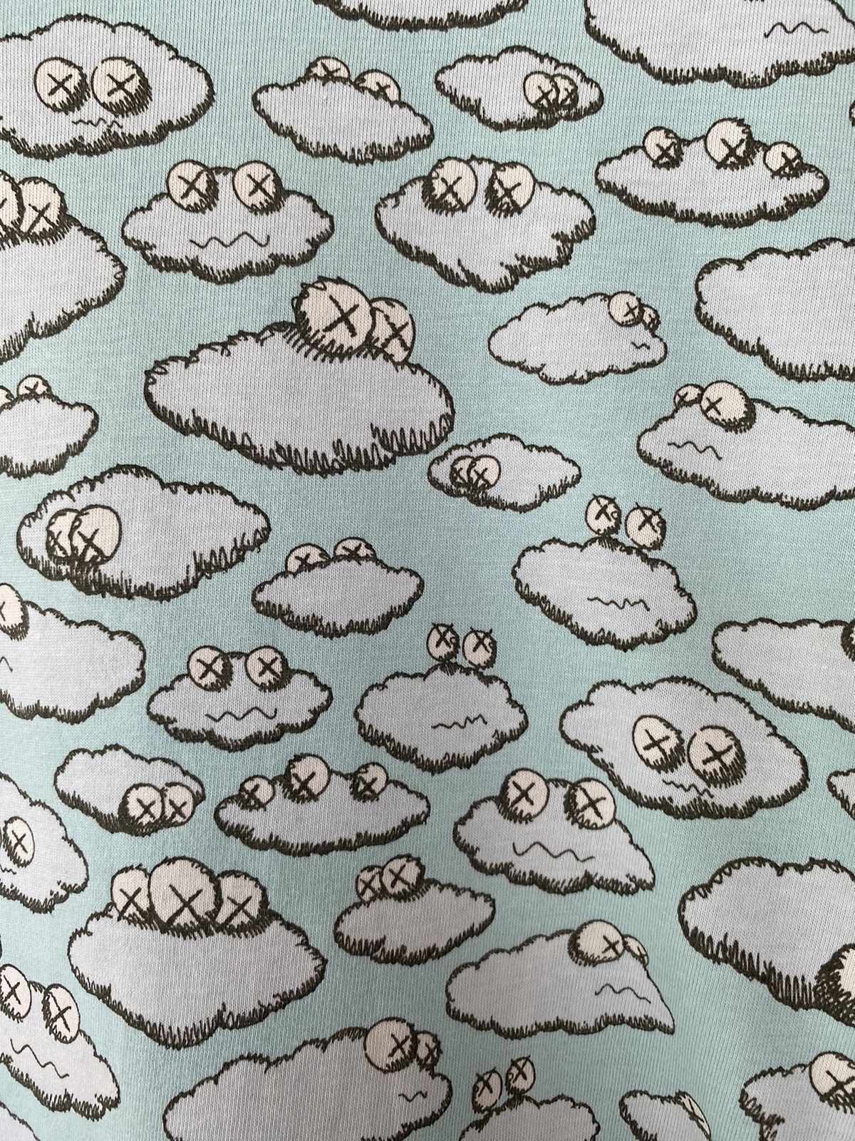 Vintage Rare Uniqlo X Kaws Fullprint Tshirt Size US L / EU 52-54 / 3 - 6 Thumbnail