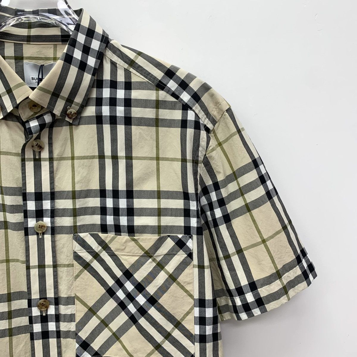 Burberry Burberry Khaki Classic Check Short Sleeve Shirt K26WX Size US M / EU 48-50 / 2 - 3 Thumbnail