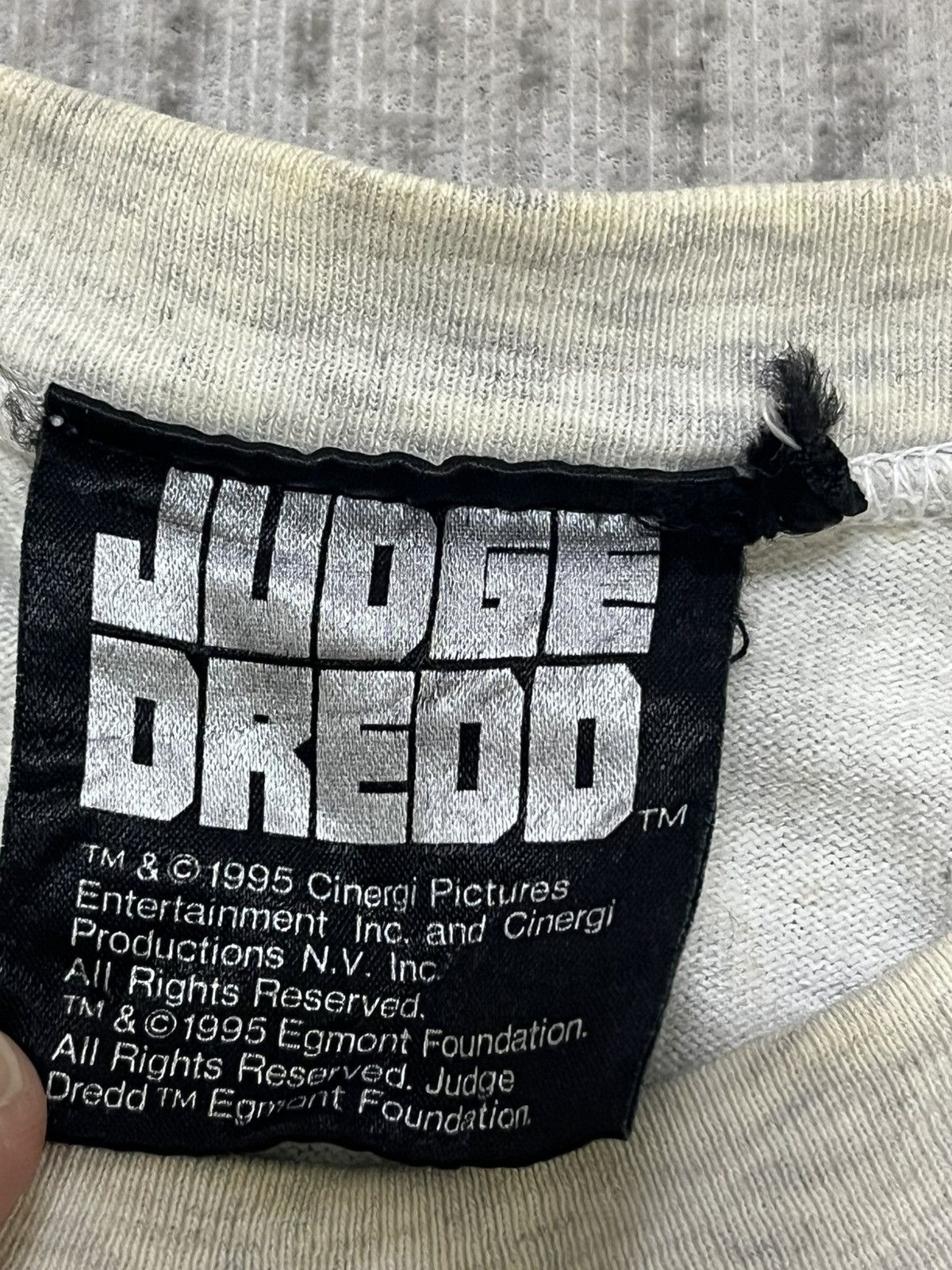 Vintage Vintage 1995 judge dredd single stitch shirt Size US L / EU 52-54 / 3 - 2 Thumbnail