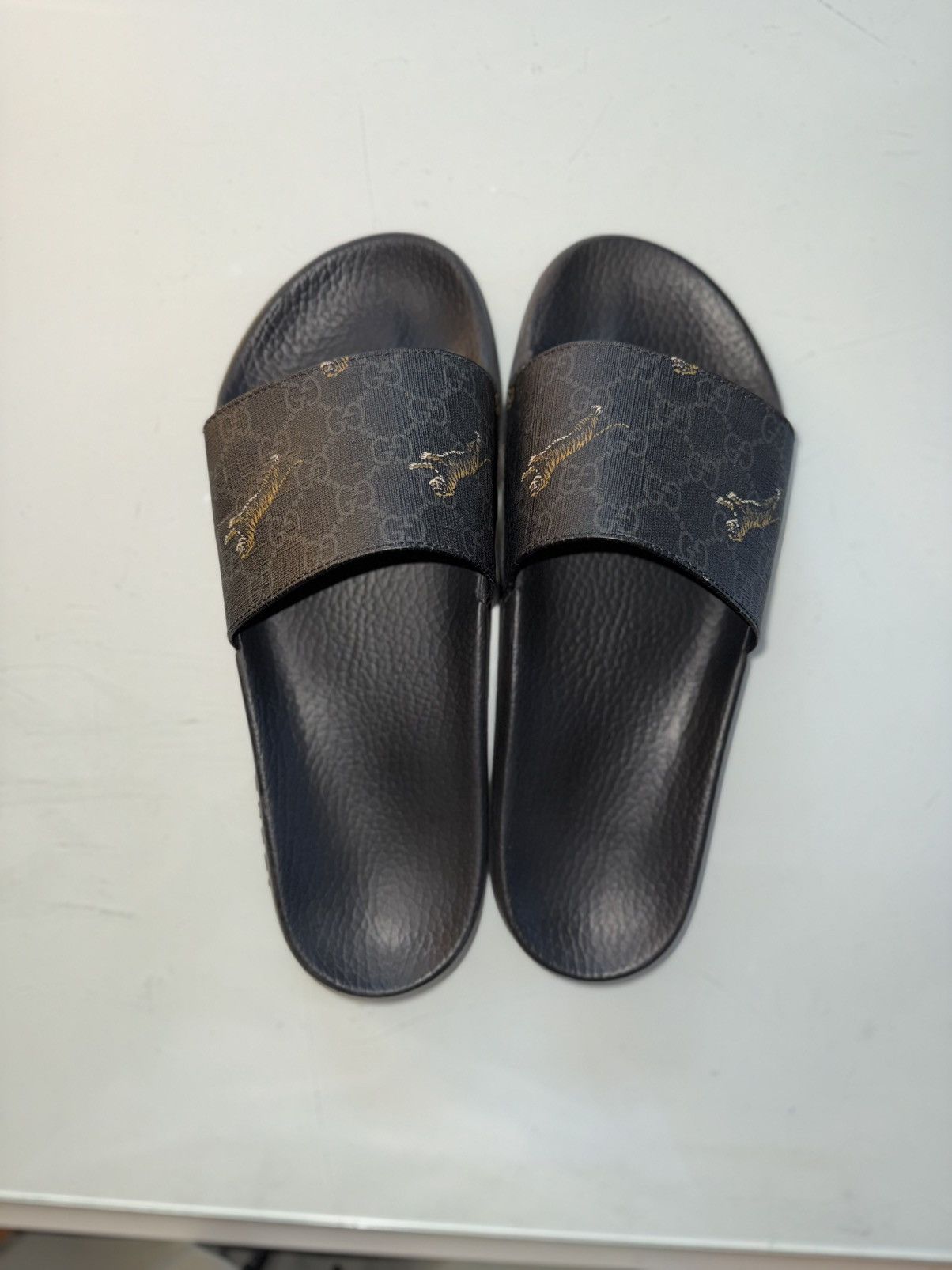 Gucci men’s ghost slide size 10 used condition $450 NEW GUCCI Mens 9 US 9.5 Logo Blue Rubber Pursuit G Pool  main image 3