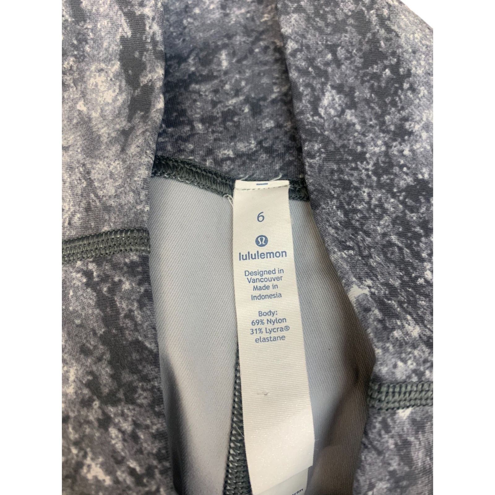 Lululemon Lululemon Wunder Under Crop (Hi-Rise) 21" Area Ice Grey SZ 6 Size 28" / US 6 / IT 42 - 12 Thumbnail