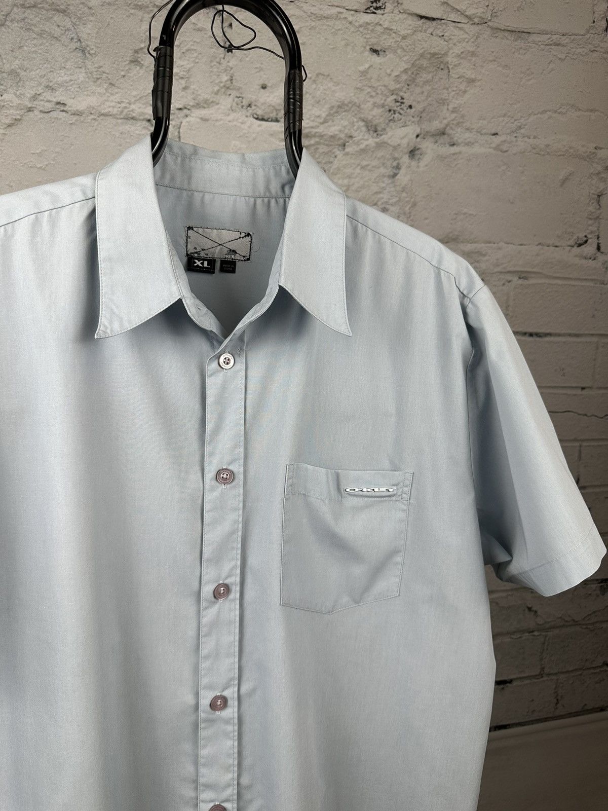Oakley × Vintage 90’s Oakley Shirt button up Rayon Metal Logo Size US XL / EU 56 / 4 - 1 Thumbnail
