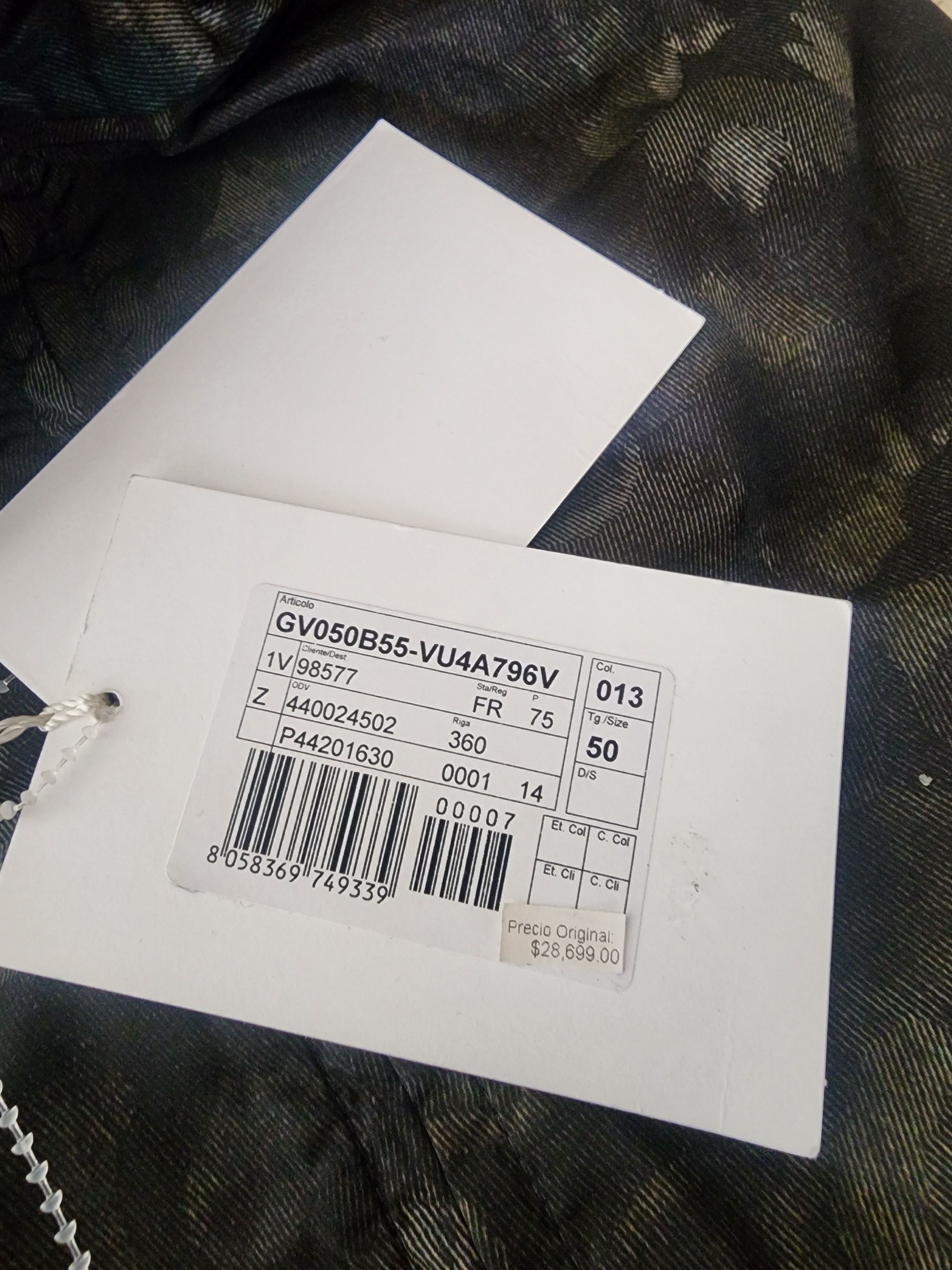 Valentino Valentino camo windbreaker L - Fashionella Size US L / EU 52-54 / 3 - 11 Thumbnail