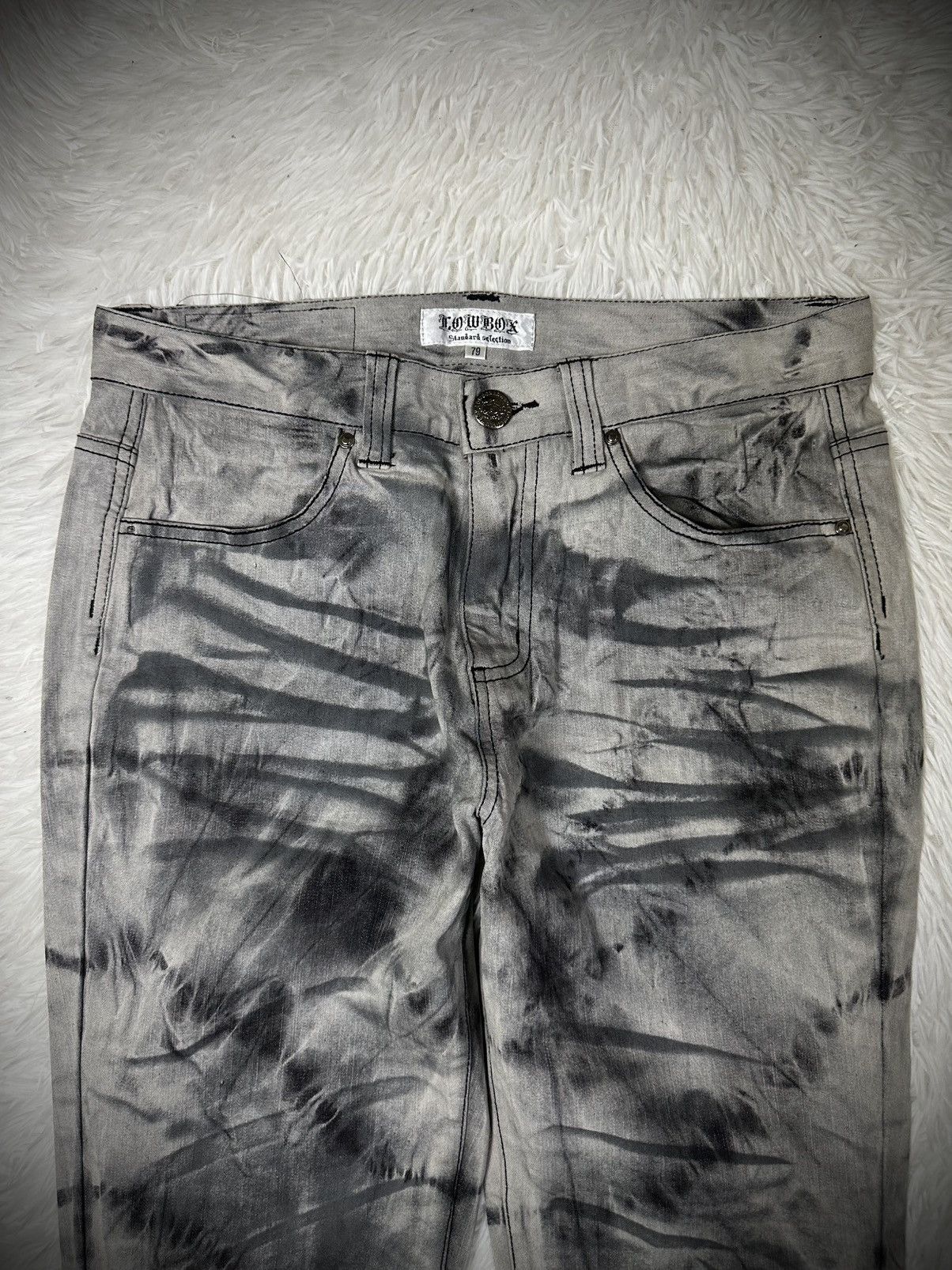 Japanese Brand 💥rare💥 2000s japanese brand lowbox dirty washed denim jeans Size US 31 - 2 Thumbnail