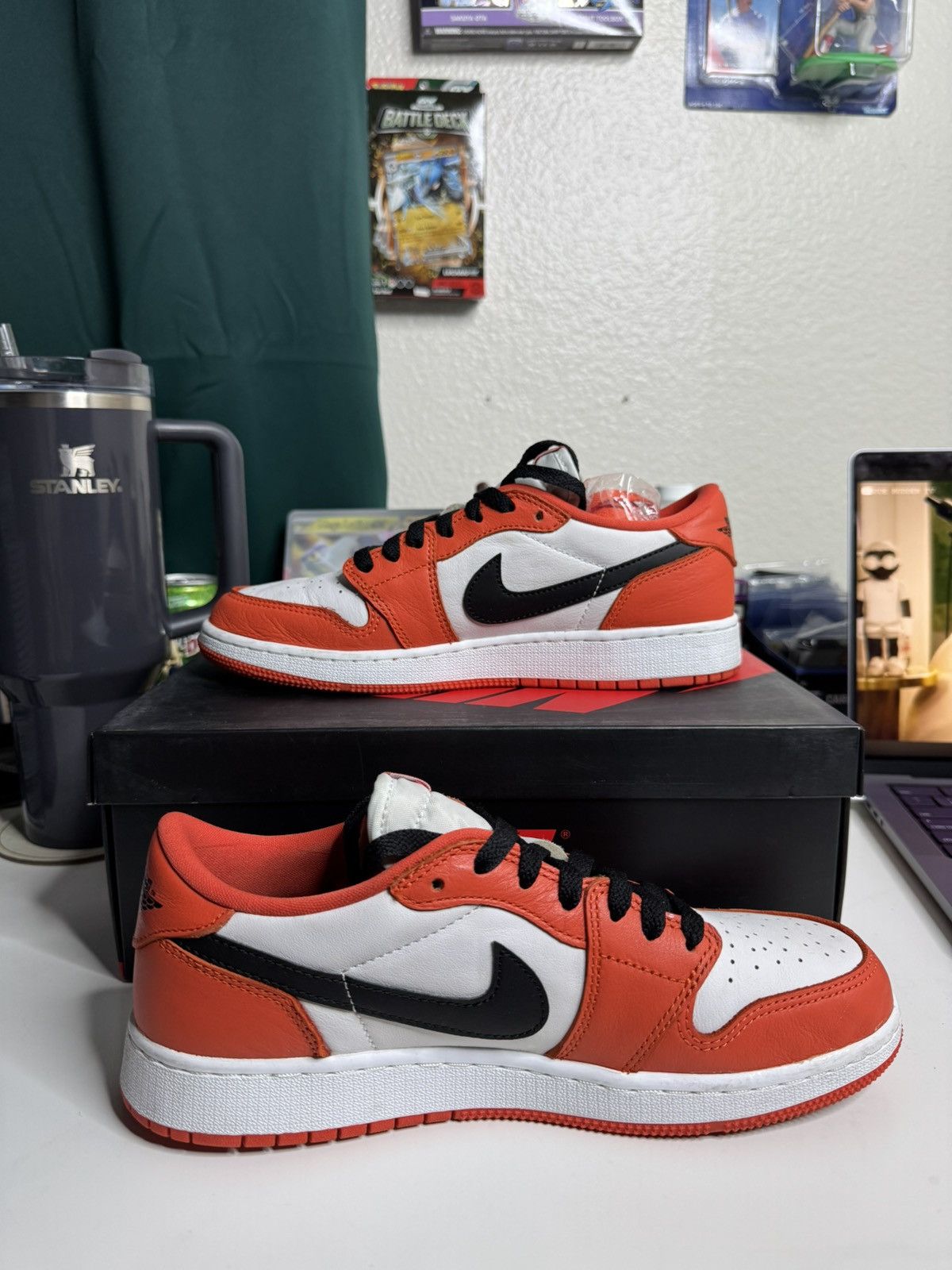 Jordan Brand Air Jordan 1 Low OG Starfish GS 7Y SHIPS FAST Size US 8.5 / IT 38.5 - 2 Thumbnail