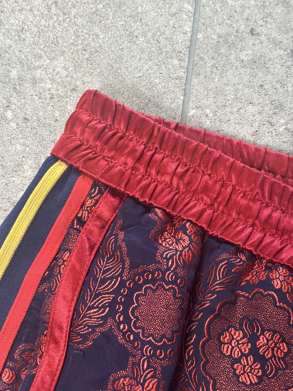 Gucci GUCCI RED SATIN FLORAL PRINT SIZE 50 Size US 38 / EU 54 - 3 Thumbnail