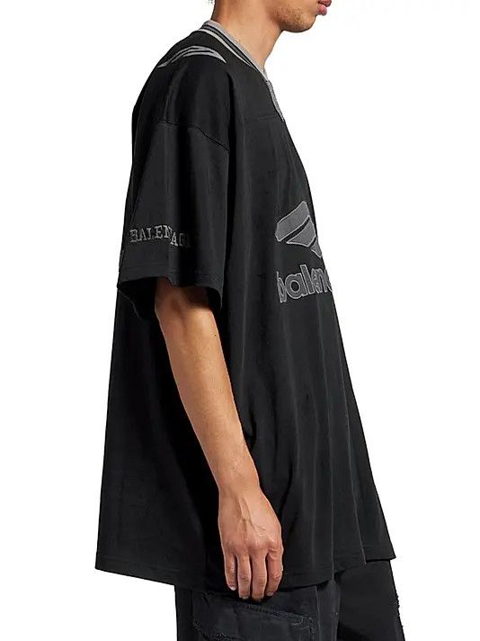 Balenciaga os11x0326 3B Football V-Neck Oversized T-Shirt in Black Size US S / EU 44-46 / 1 - 4 Thumbnail