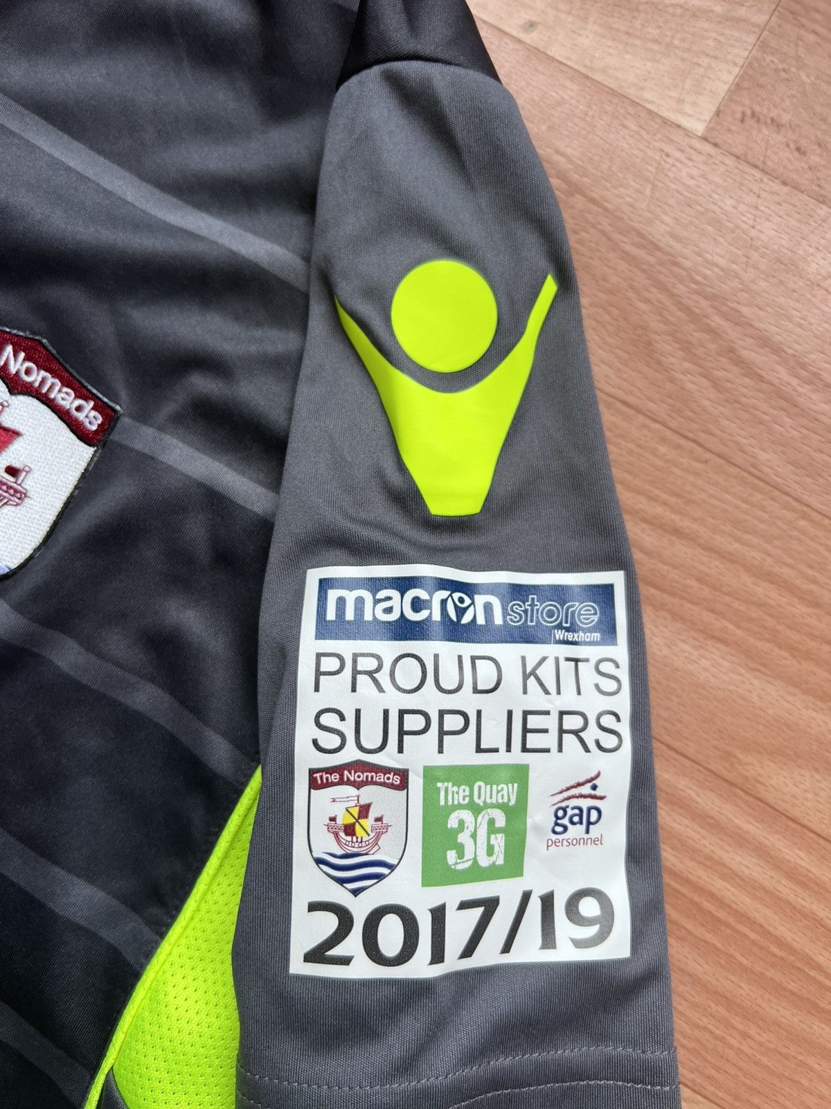 Macron 2016/17 Connah's Quay Nomads Macron Away Soccer Jersey Sz L Size US L / EU 52-54 / 3 - 6 Thumbnail