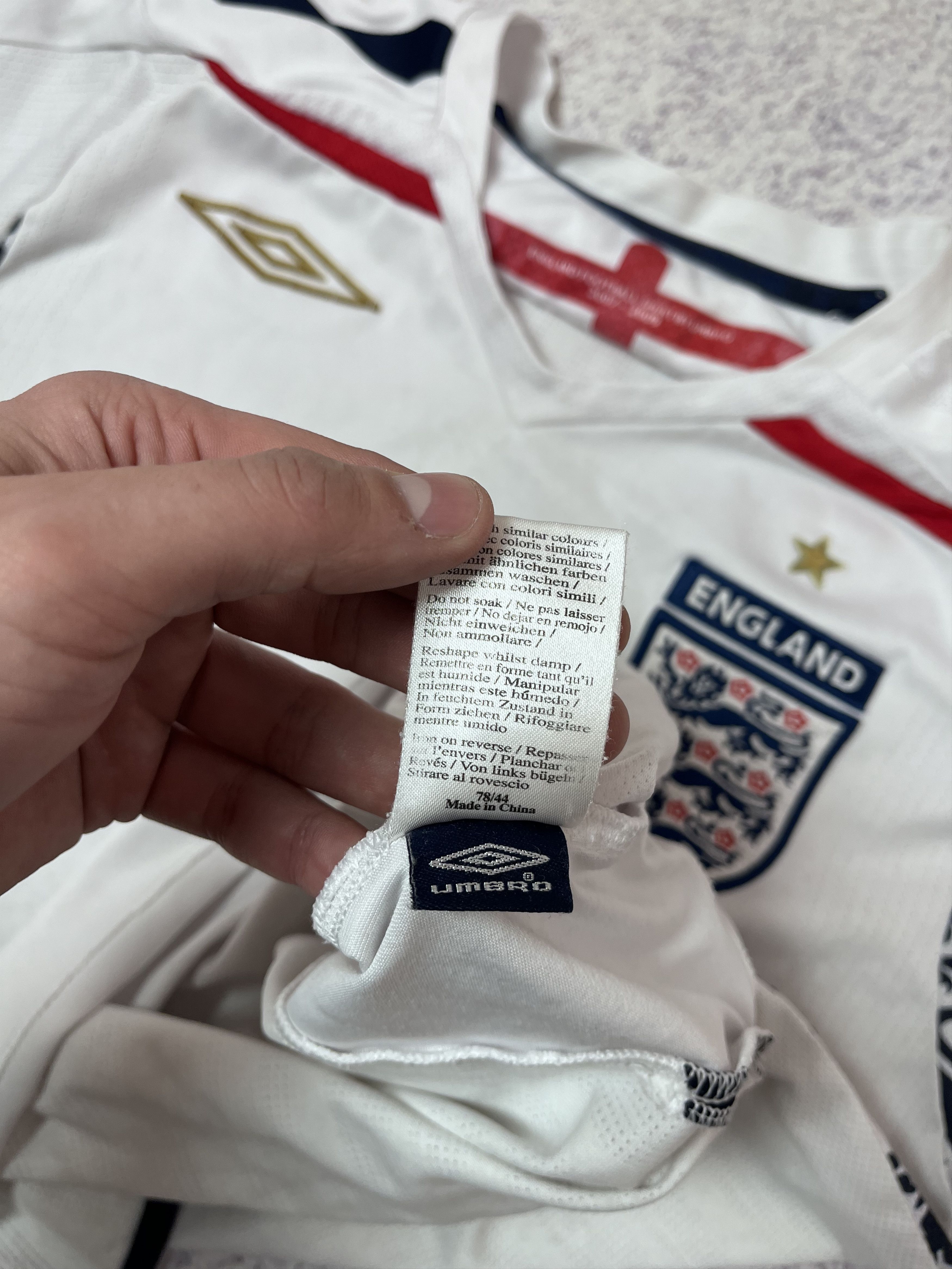 Umbro Vintage mens soccer jersey England Umbro size S Size US S / EU 44-46 / 1 - 10 Thumbnail