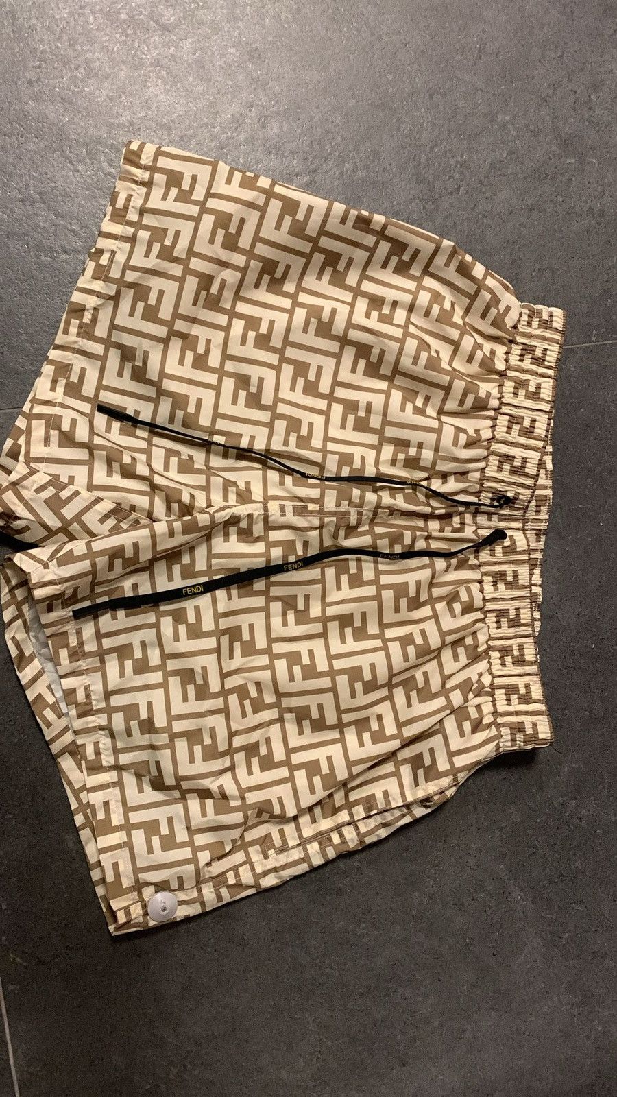Fendi o1loc1c0824 Swim Shorts in White/Beige Size US 28 / EU 44 - 3 Thumbnail
