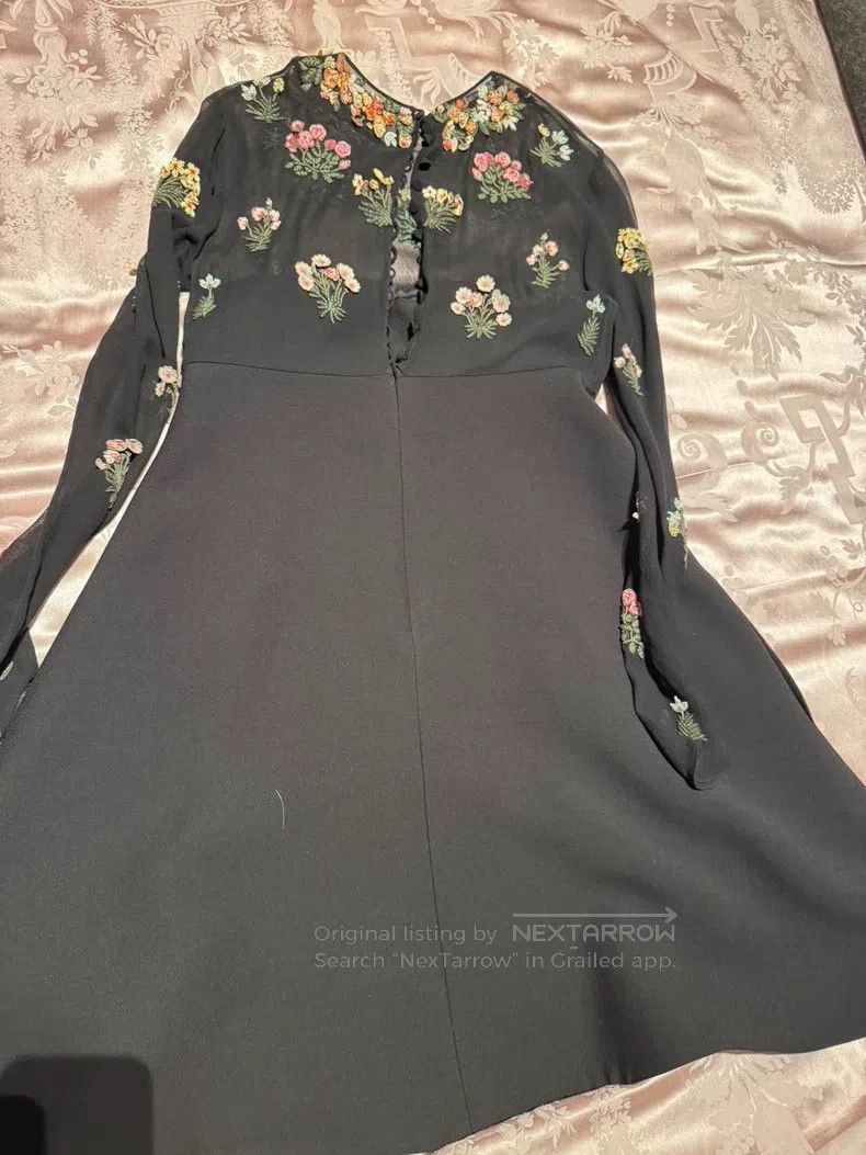 Valentino Valentino Three-dimensional floral dress Size S / US 4 / IT 40 - 4 Thumbnail