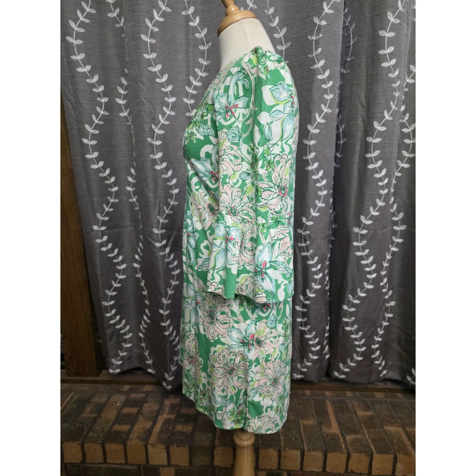 Lilly Pulitzer Lilly Pulitzer Danika 3/4 Sleeve Tunic Dress Spearmint Blossom Green Floral V-Neck Bell Sleeve Short Dress Women Size XXS / US 00 / IT 34 - 2 Thumbnail