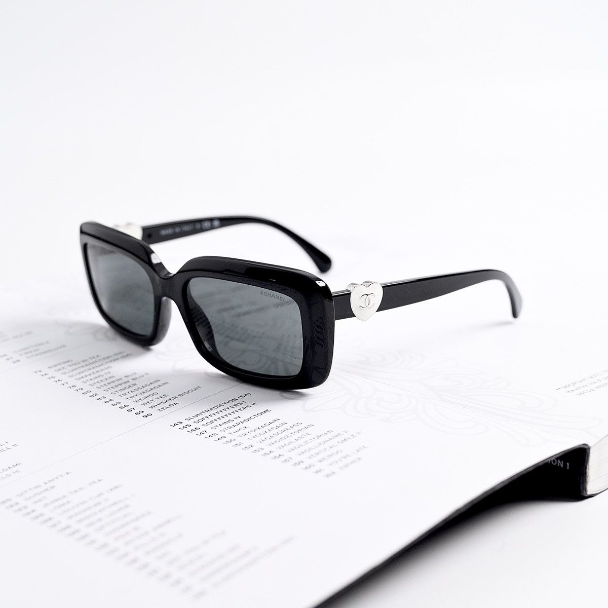 Chanel CHANEL 0CH5520 C501S4 SUNGLASSES Size ONE SIZE - 1 Thumbnail