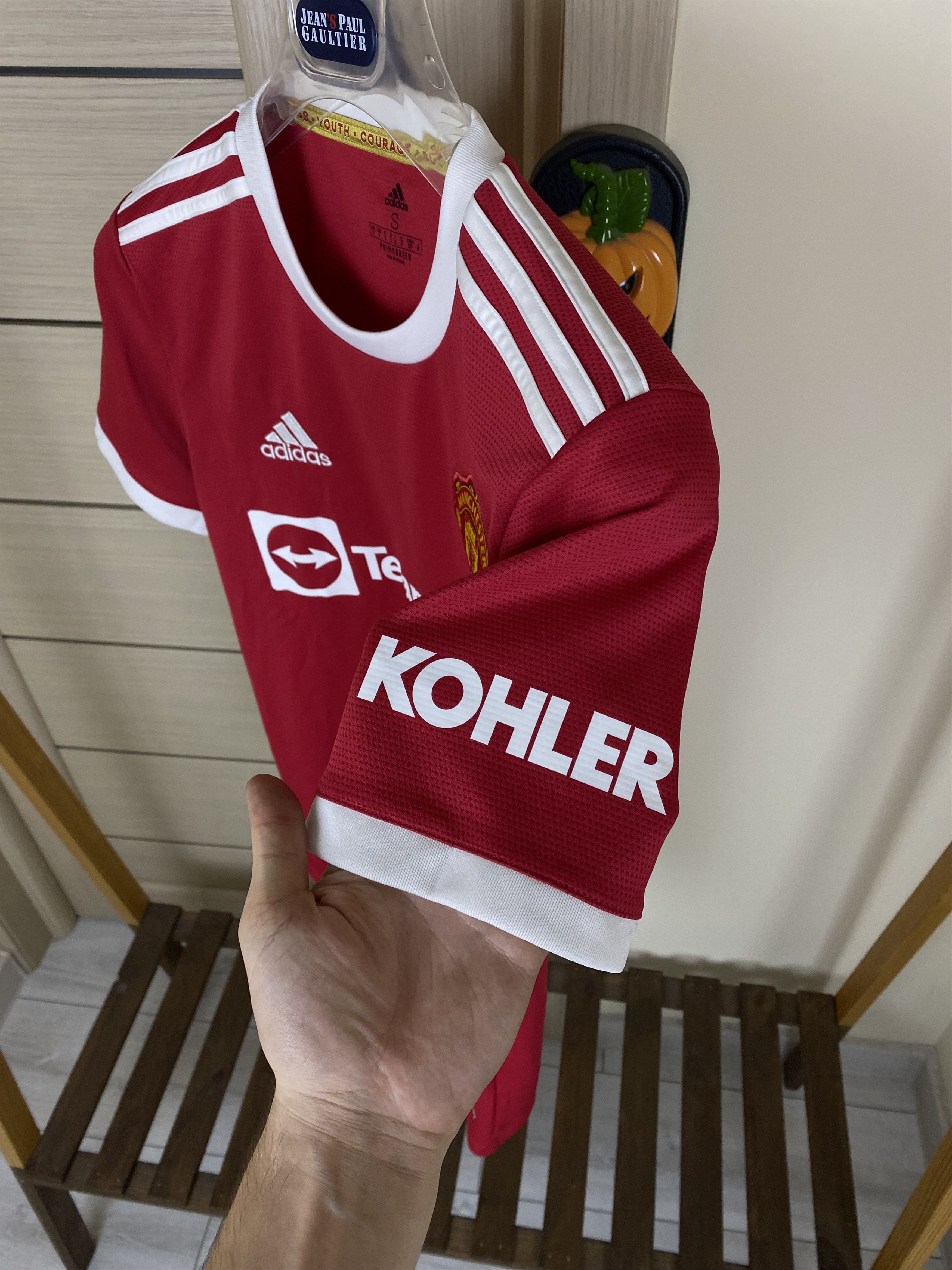 Adidas Manchester United Home Football Shirt 2021/22 Small Adidas Size US S / EU 44-46 / 1 - 4 Thumbnail