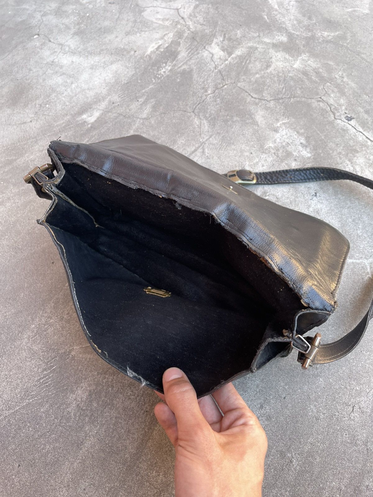 Bugatti Saved Bugatti Black Leather Messenger Bag 90s Size ONE SIZE - 10 Thumbnail