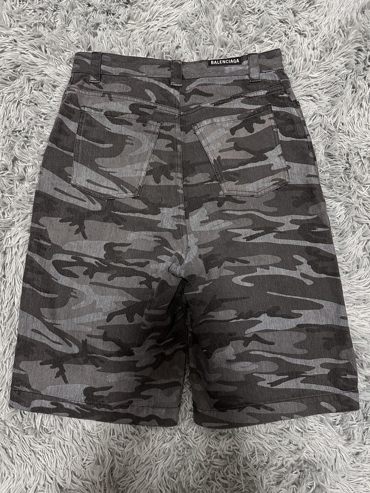 Balenciaga Balenciaga Navy camouflage Capri pants Size US 30 / EU 46 - 2 Thumbnail
