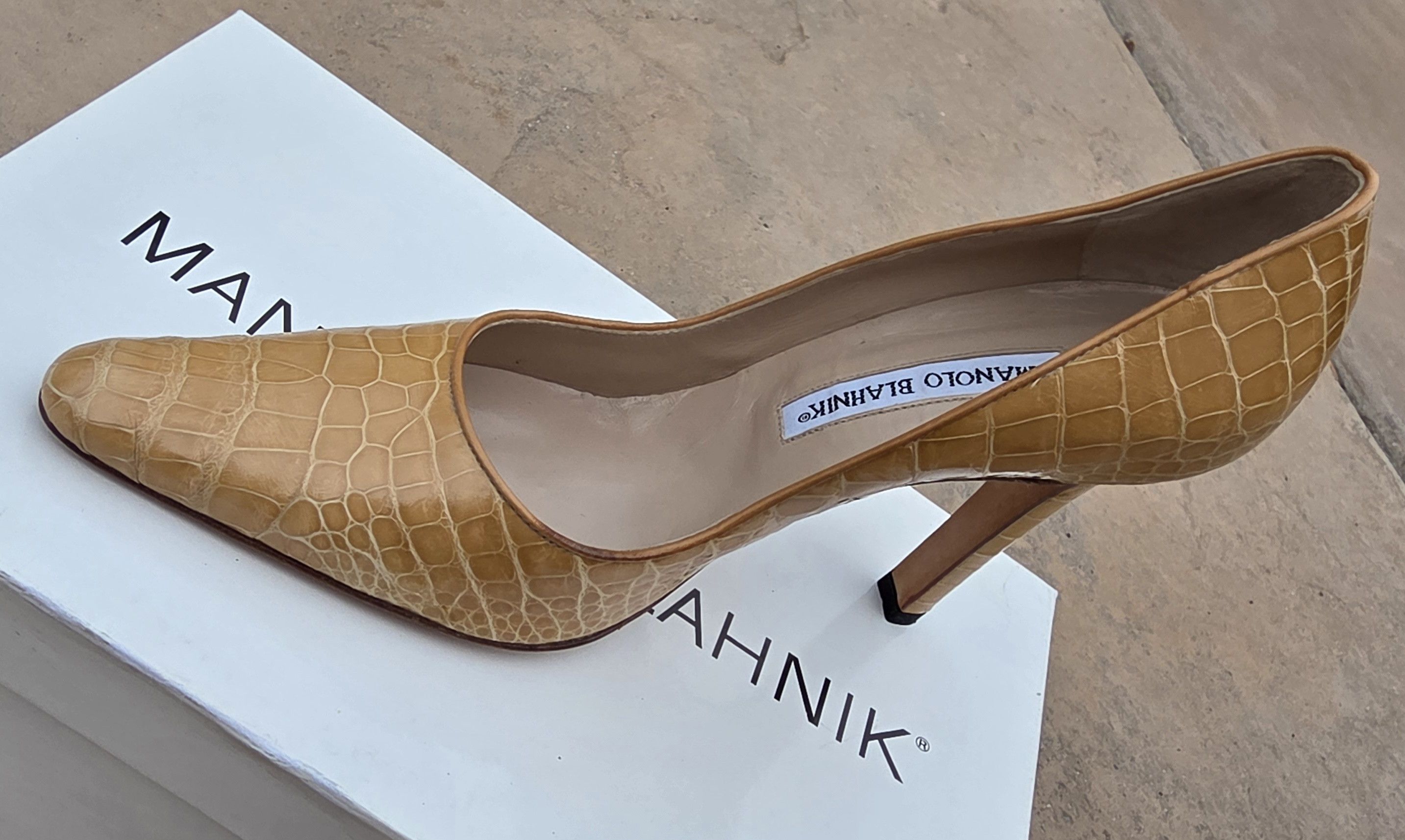 Manolo Blahnik Vintage Manolo Blahnik Blixa Pumps Alligator EU 37.5/US 7.5 Size US 7.5 / IT 37.5 - 7 Thumbnail