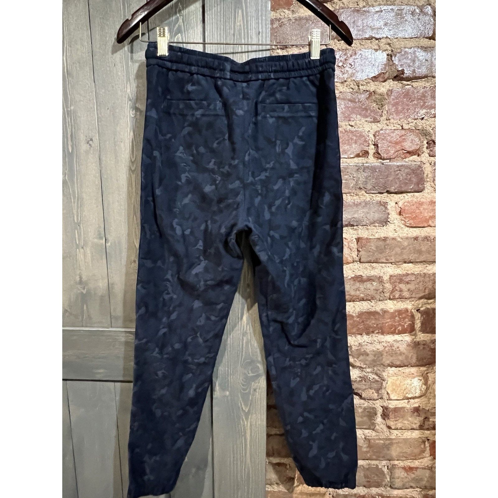 Athleta Athleta Falleon Size 2 Camo Print Joggers Women's Black Gray Size 26" / US 2 / IT 38 - 3 Thumbnail