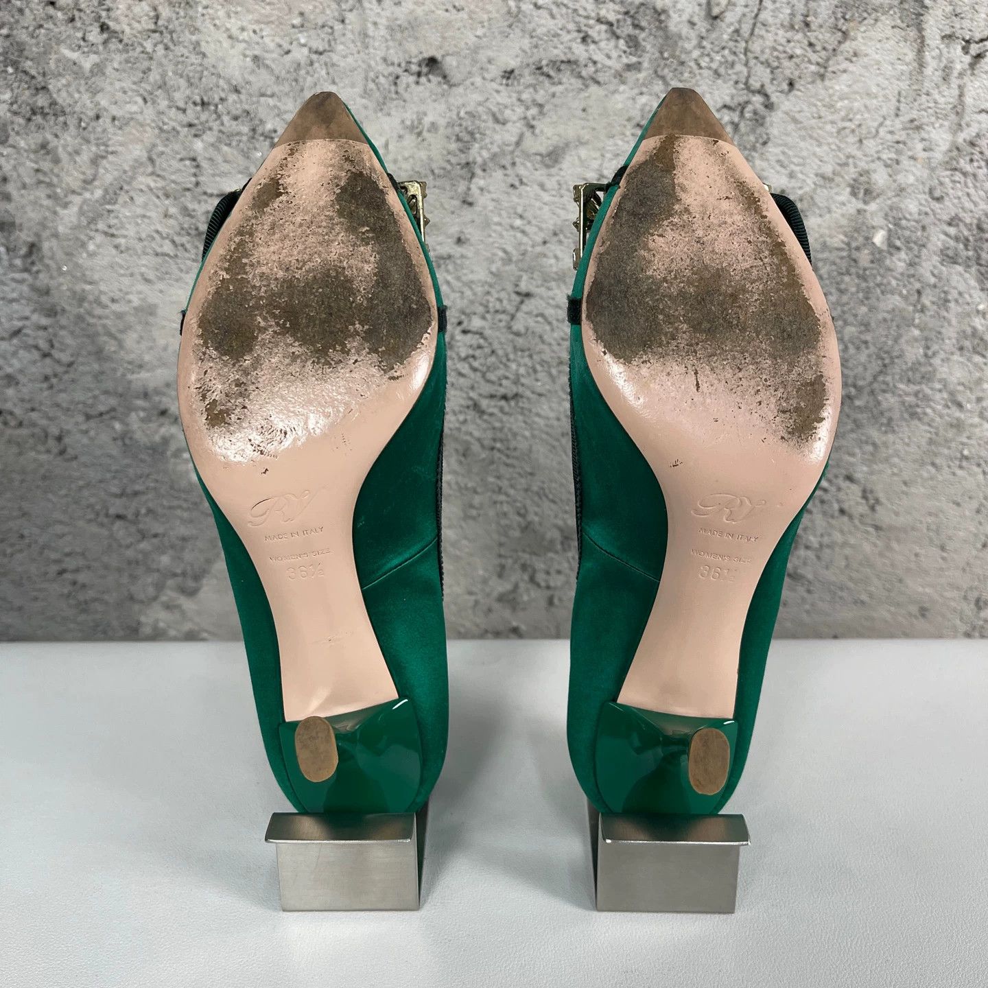 Roger Vivier Roger Vivier RV Crystal Buckle Pumps 36.5 Size US 6 / IT 36 - 8 Thumbnail