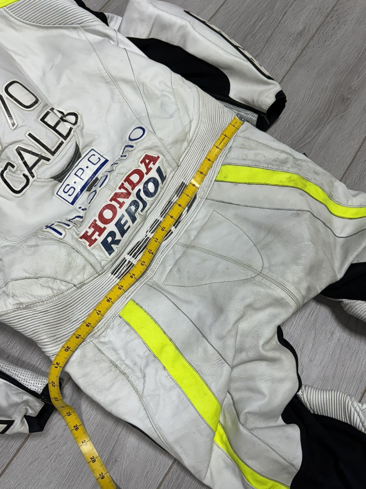 Honda IXS Custom racing leather suit – Honda Repsol livery Size US M / EU 48-50 / 2 - 22 Thumbnail