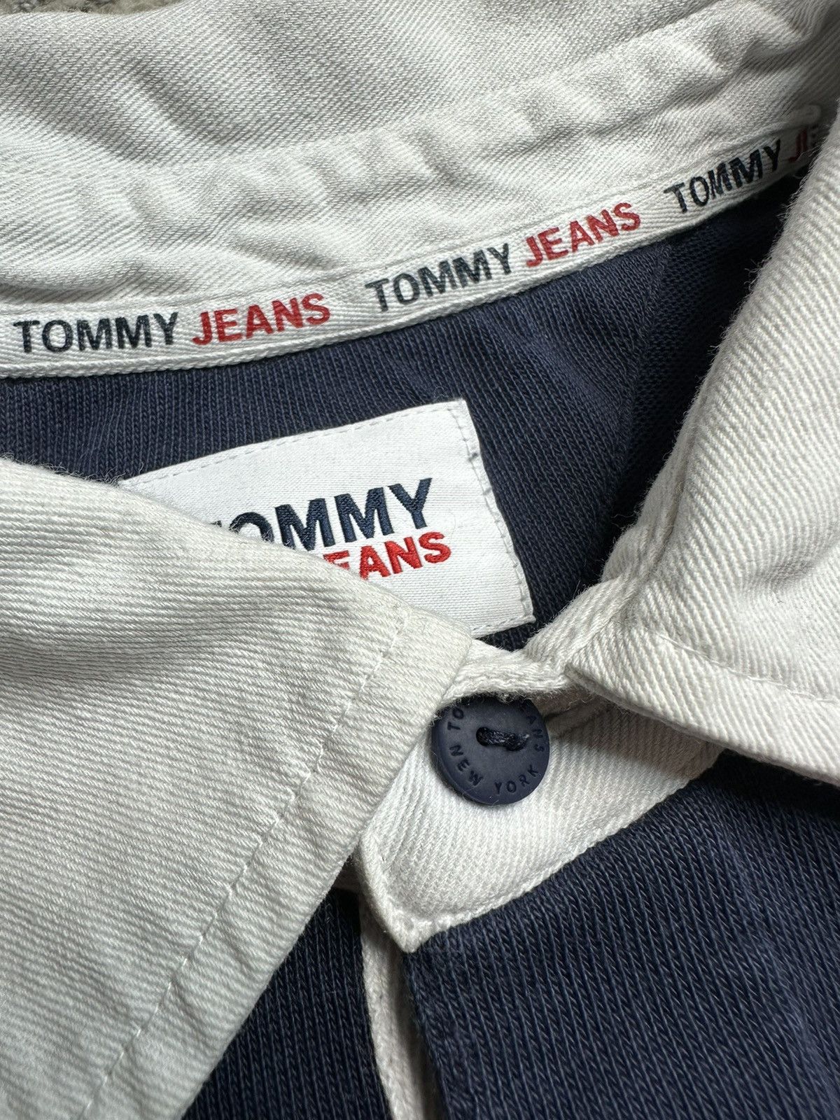 Tommy Hilfiger Tommy Hilfiger Vintage StreetWear Polo Size US M / EU 48-50 / 2 - 3 Thumbnail