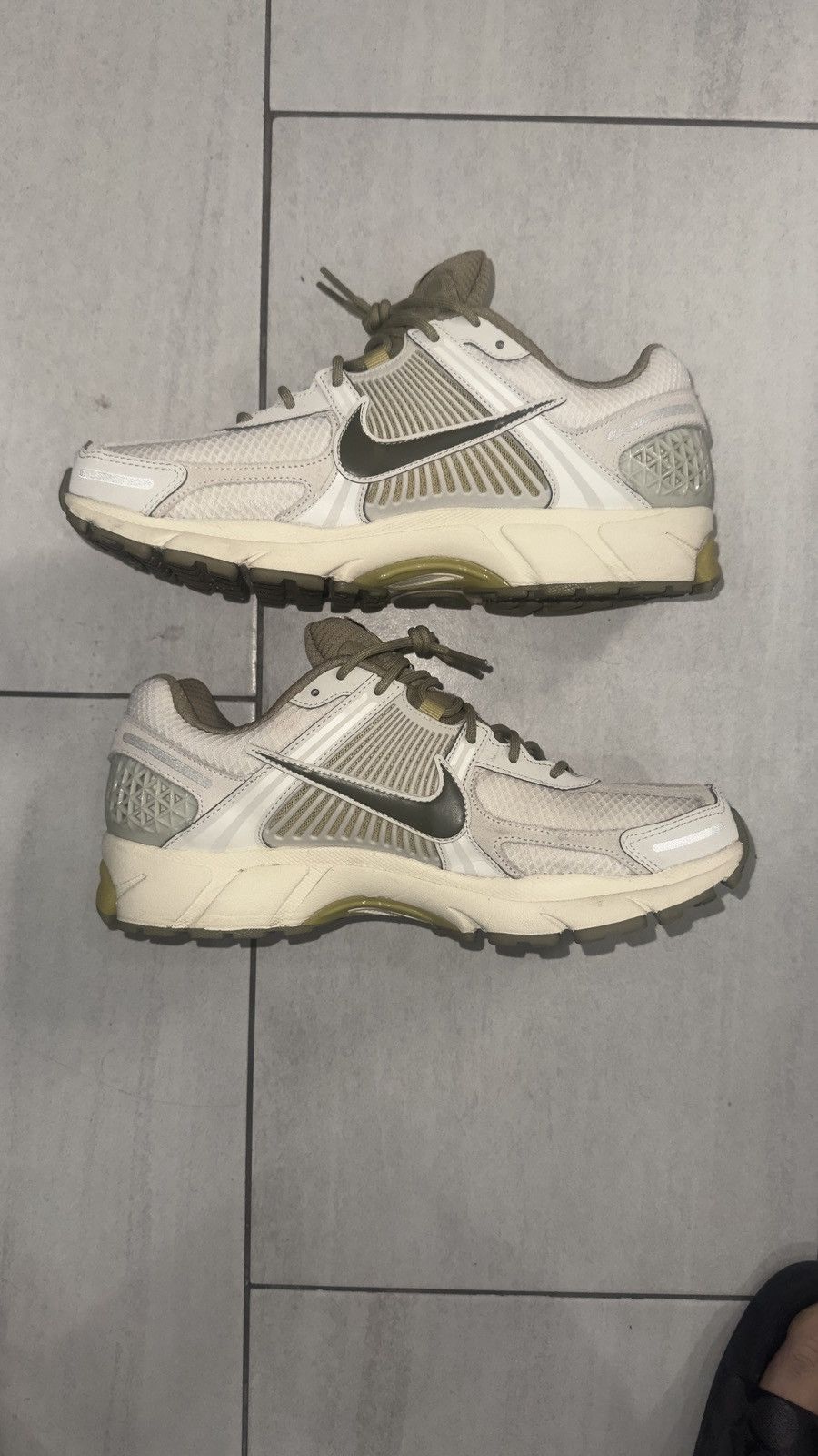 Nike NIKE VOMERO 5 SP Size US 9.5 / EU 42-43 - 1 Thumbnail