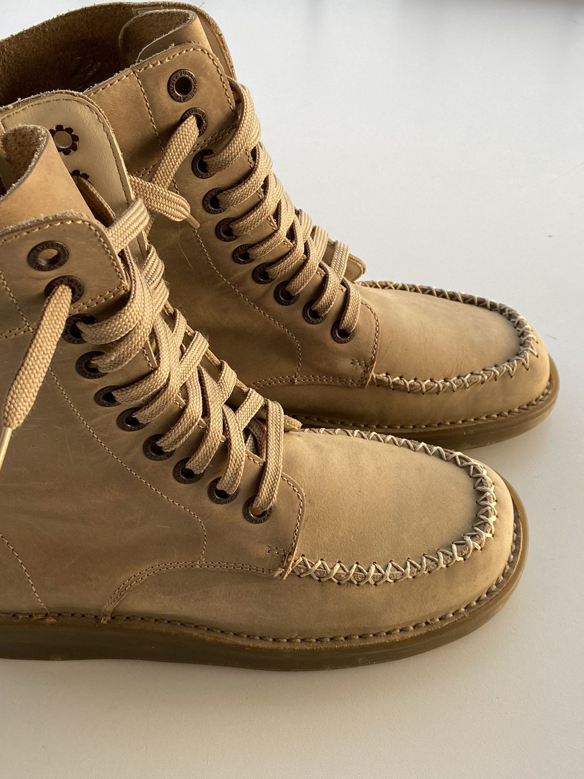 Dr. Martens Dr. Martens AirWair Beige Leather Boots US-8 EU40 Size US 8 / IT 38 - 4 Thumbnail