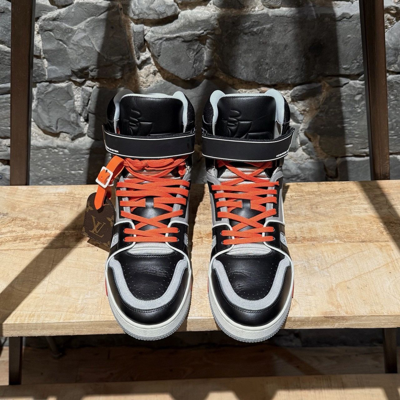 Louis Vuitton Louis Vuitton Black Grey LV Trainer 408 High-top Sneakers Size US 8.5 / EU 41-42 - 4 Thumbnail