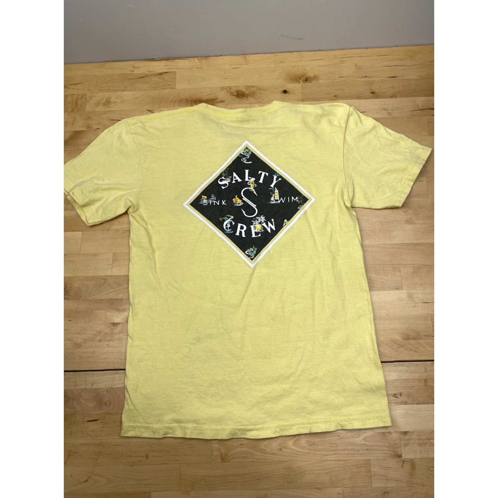 Vintage Salty Crew Sink or Swim T Shirt M Yellow Short Sleeve Crew Neck Men Regular Fit - Fish Size US M / EU 48-50 / 2 - 3 Thumbnail