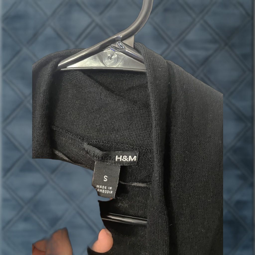 H&M H&M Cardigan Sweater Black Open Front Knit Slim Cardigan Womens Small Regular Fit Knit - Black Long Sleeve Casual Seasonal Size S / US 4 / IT 40 - 1 Thumbnail
