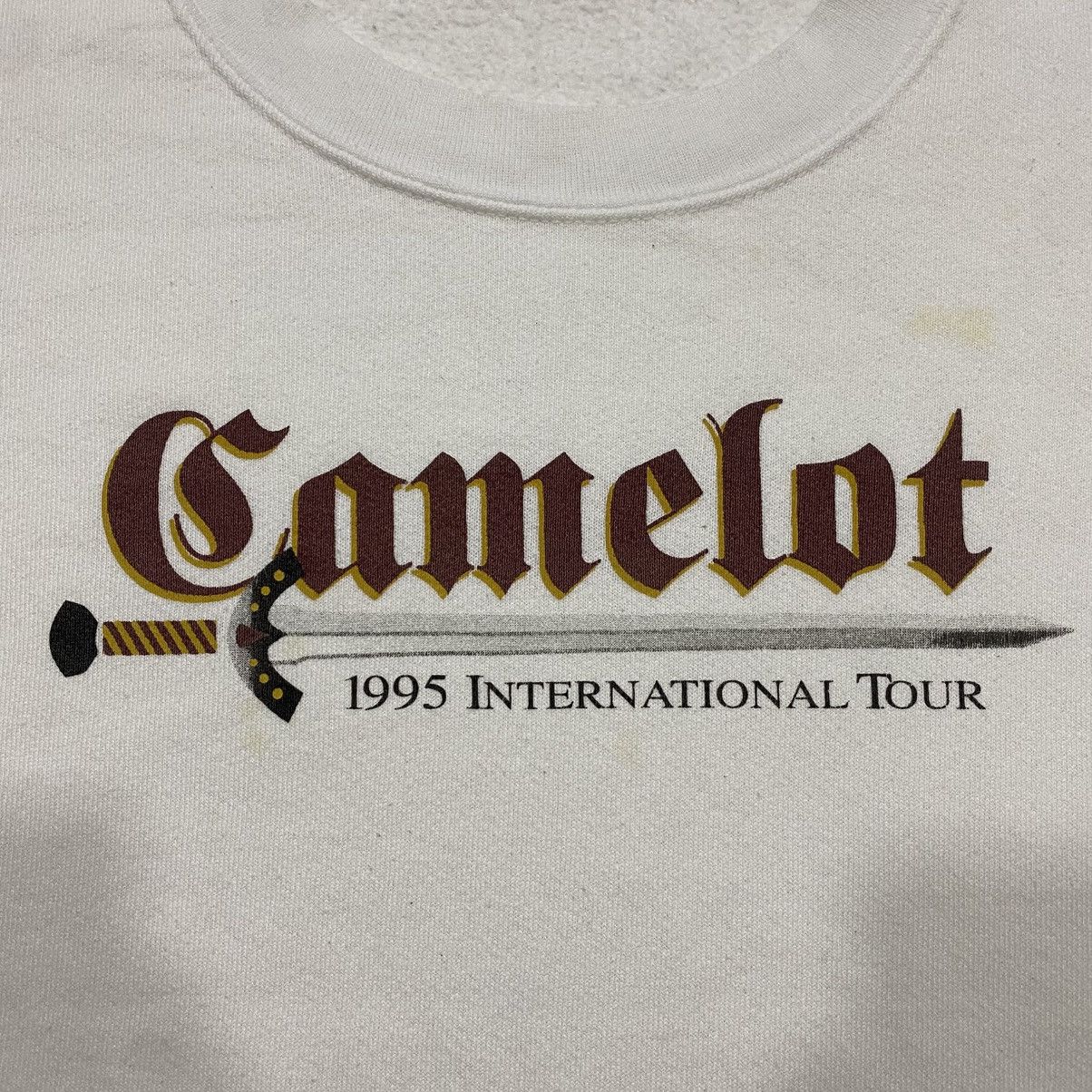 Vintage Vintage CAMELOT Movie 1995 International Tour Sweatshirt Size US XXL / EU 58 / 5 - 6 Thumbnail