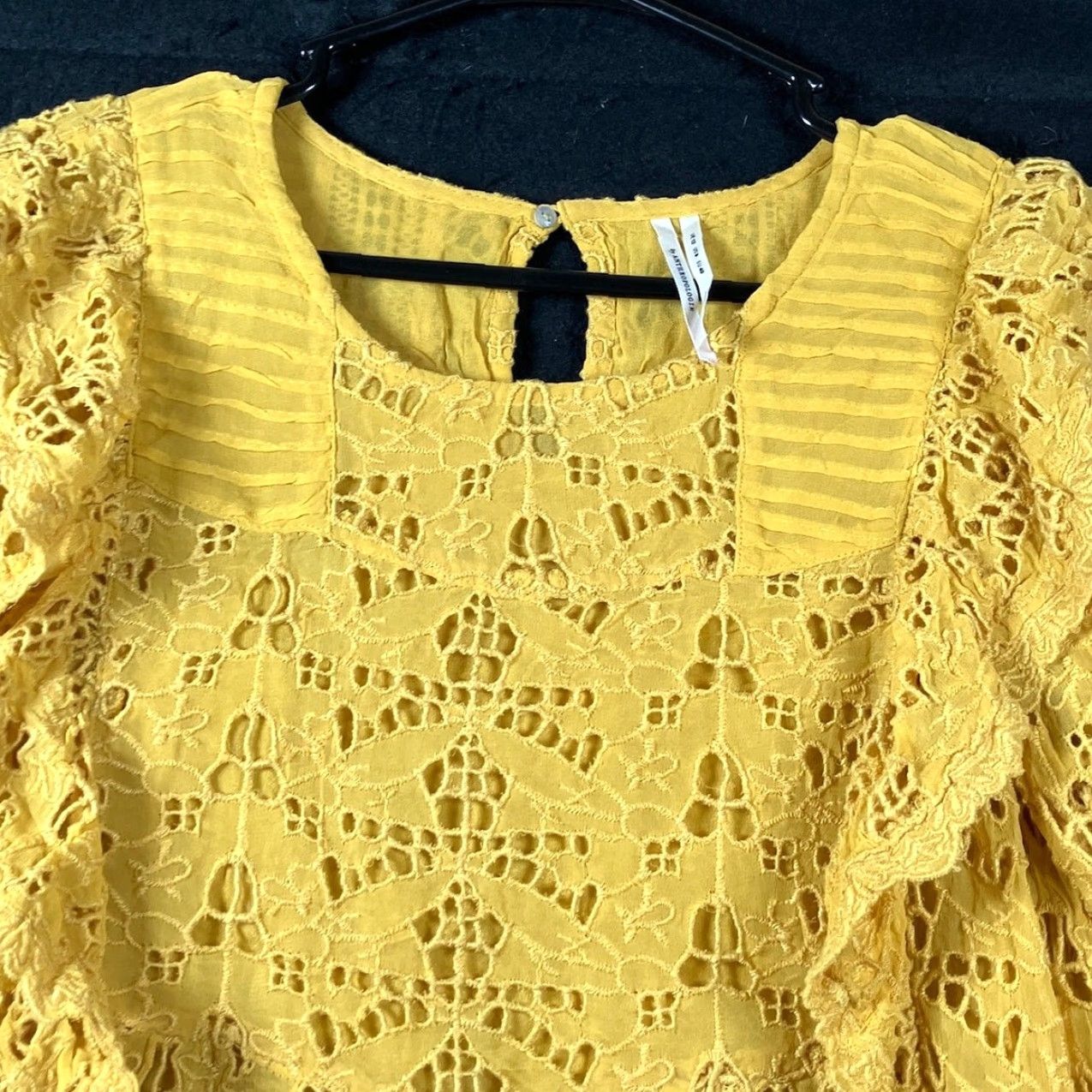 Anthropologie Anthropologie Womens Blouse Yellow Eyelet Ruffle Pullover Puffed Sleeve 8 Size M / US 6-8 / IT 42-44 - 2 Thumbnail