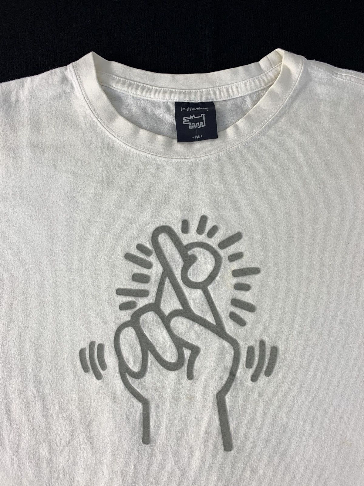 Keith Haring Keith Haring Folded Peace Finger Logo Sign Printed Tee Size US M / EU 48-50 / 2 - 4 Thumbnail