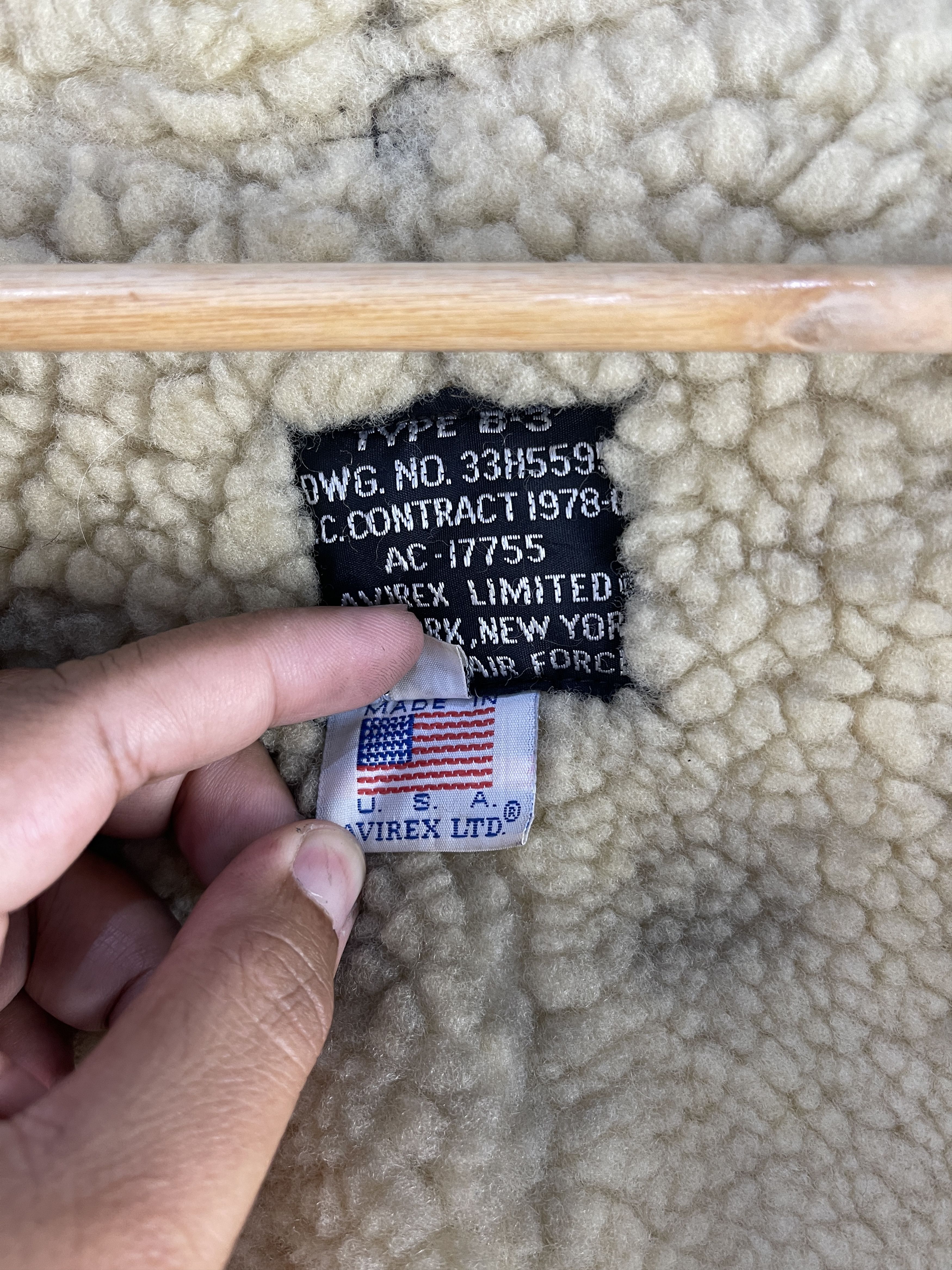 Avirex Vintage Avirex B 3 U.S Army Air Force Sheepskin Jacket Size US S / EU 44-46 / 1 - 17 Thumbnail